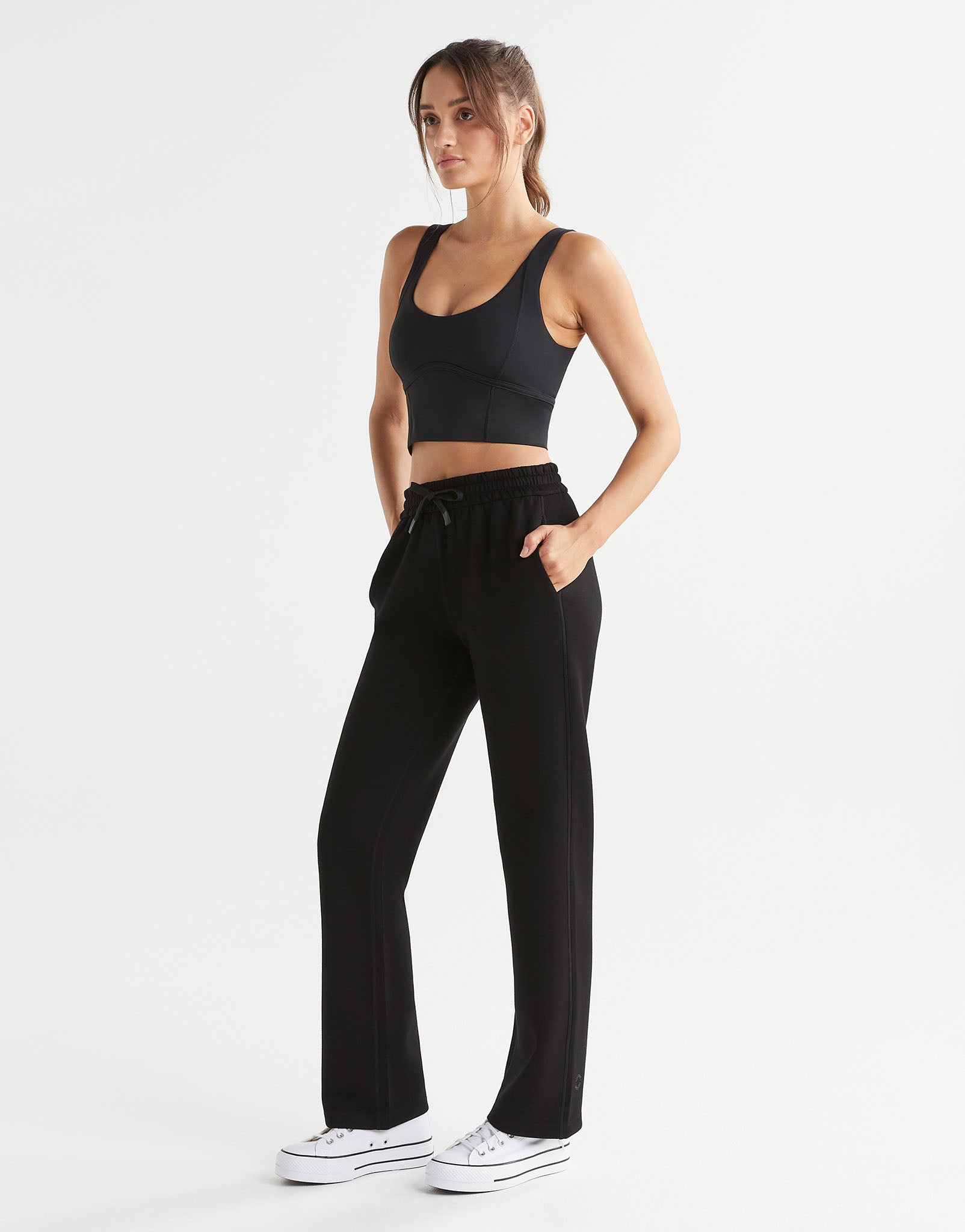 Lilybod-AIMIE-Relaxed-Fit-Jogger-Black-LL85W-BL-02.jpeg