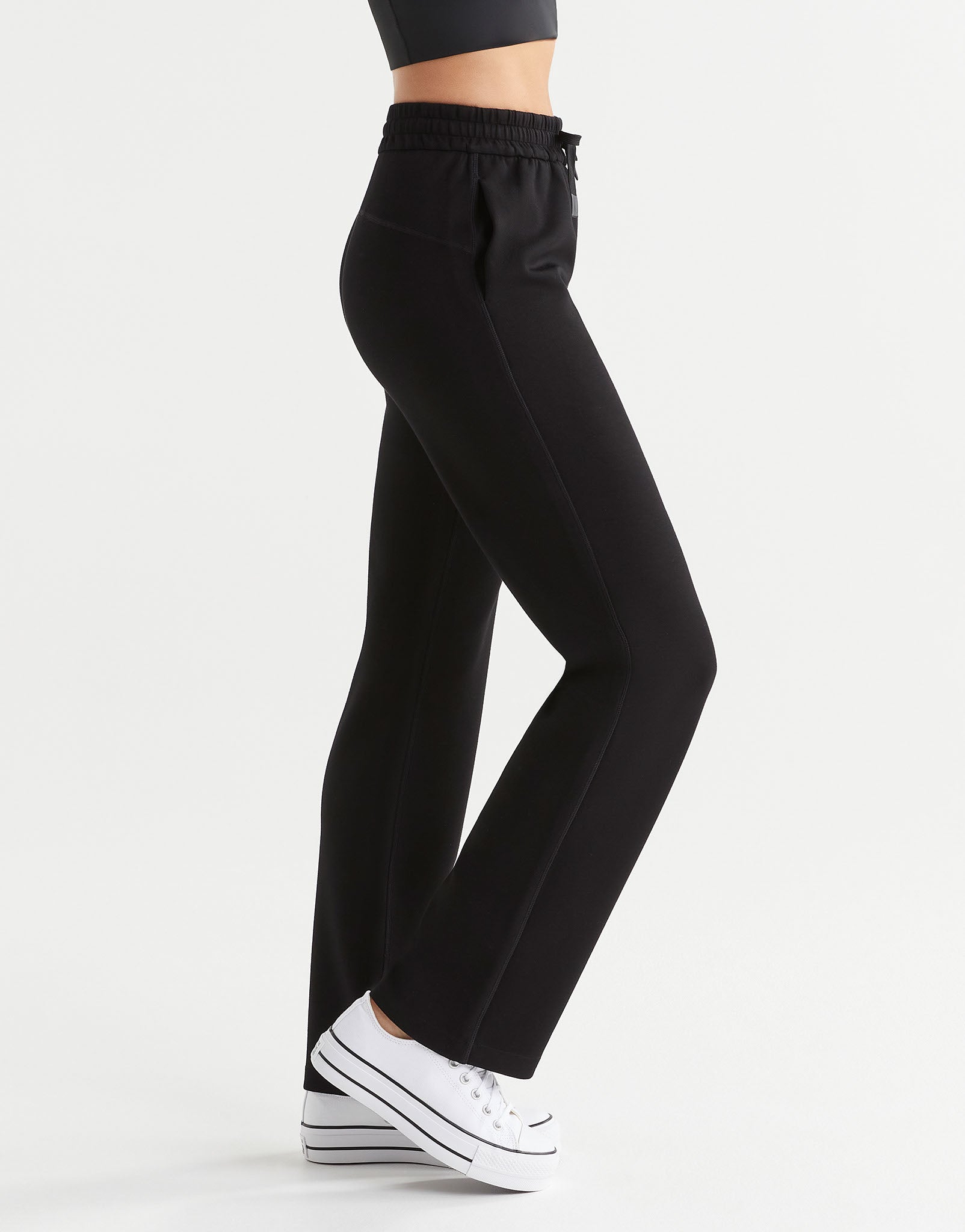 Lilybod-AIMIE-Relaxed-Fit-Jogger-Black-LL85W-BL-06.jpeg