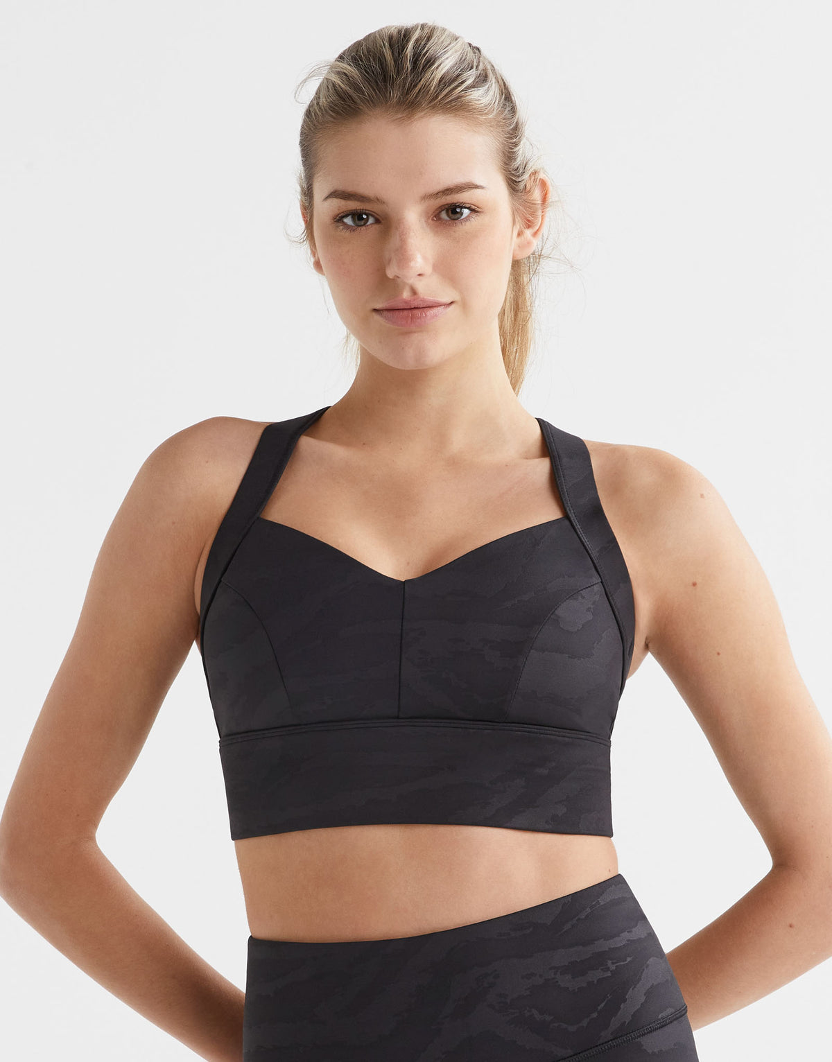 Lilybod-Amber-2X-Sports-Bra-Black-Tiger-Print-LC25-TB-1-NEW.jpeg