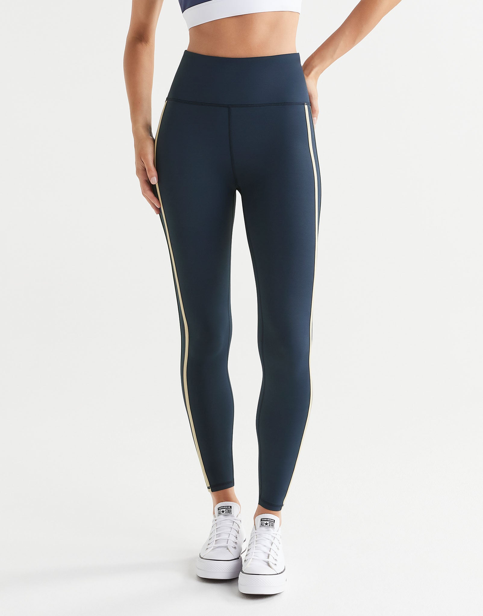 Lilybod-CHELSEA-Legging-Navy-Blue-LL174-NB-03.jpeg