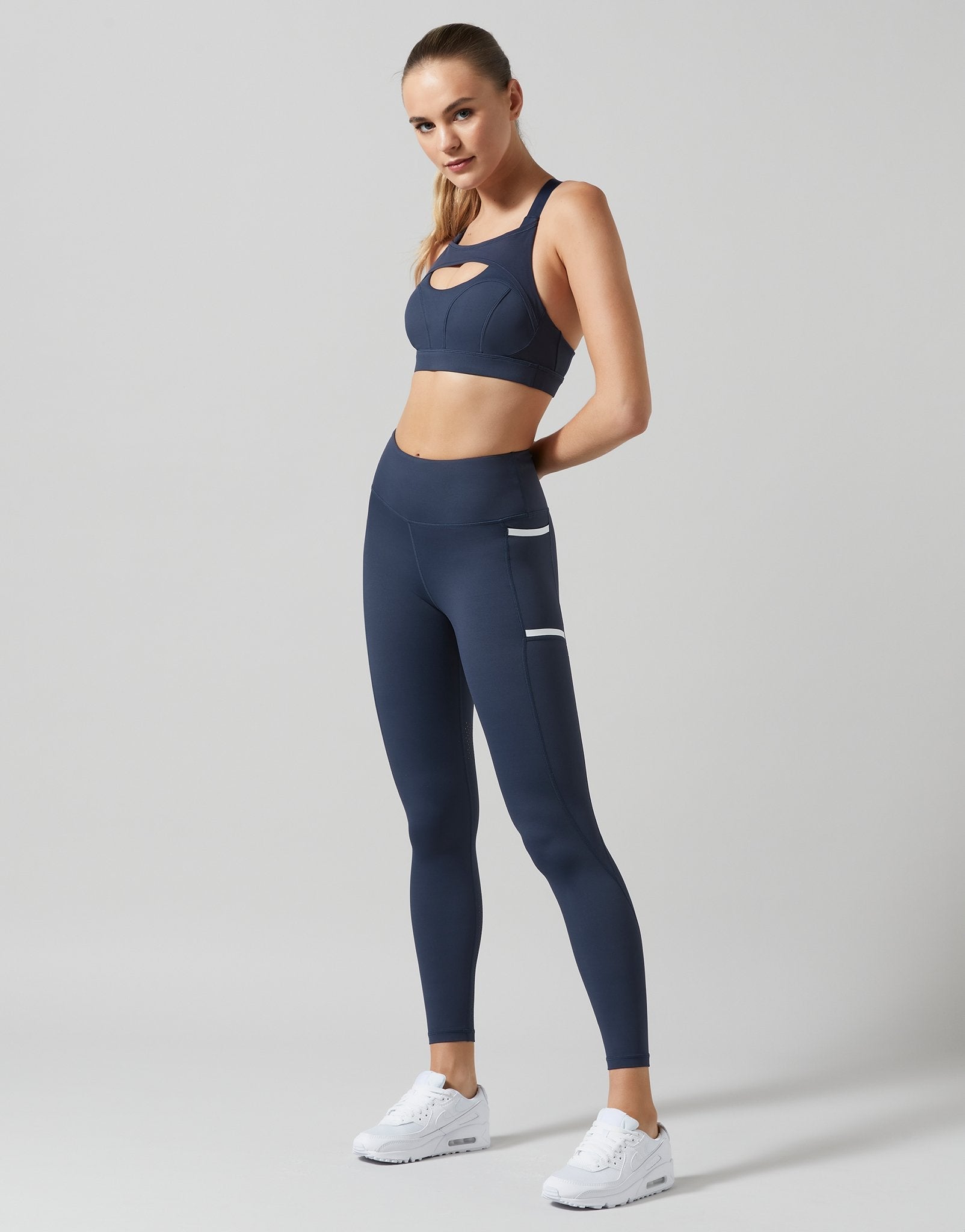 Lilybod-Chloe-Carbon-1_052ae855-f15d-4566-8a14-4bb3308e4f47.jpg
