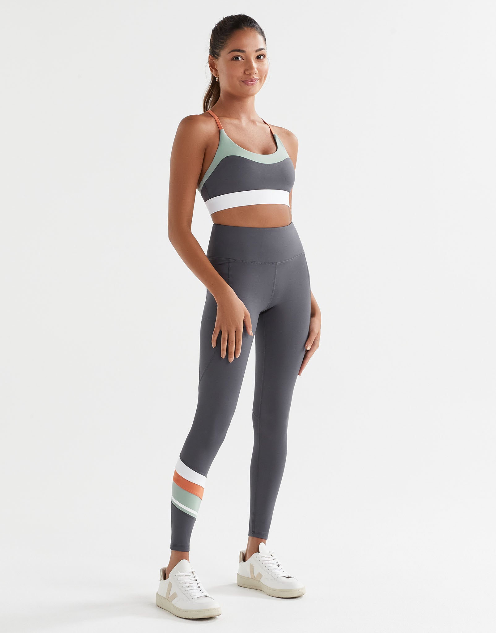Lilybod-Limitless-Sports-Bra-Charcoal-LC103-CH-1.jpeg