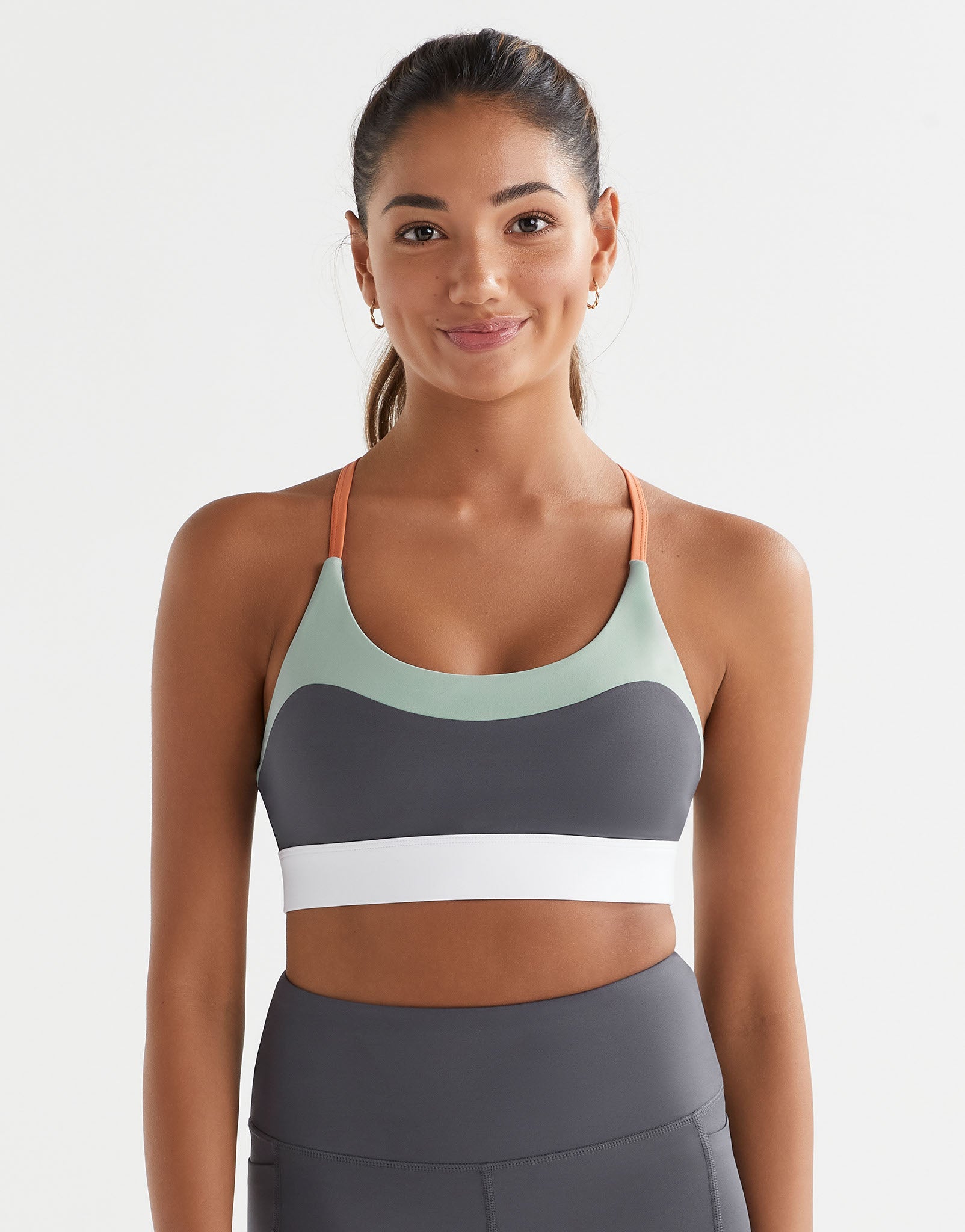 Lilybod-Limitless-Sports-Bra-Charcoal-LC103-CH-2.jpeg