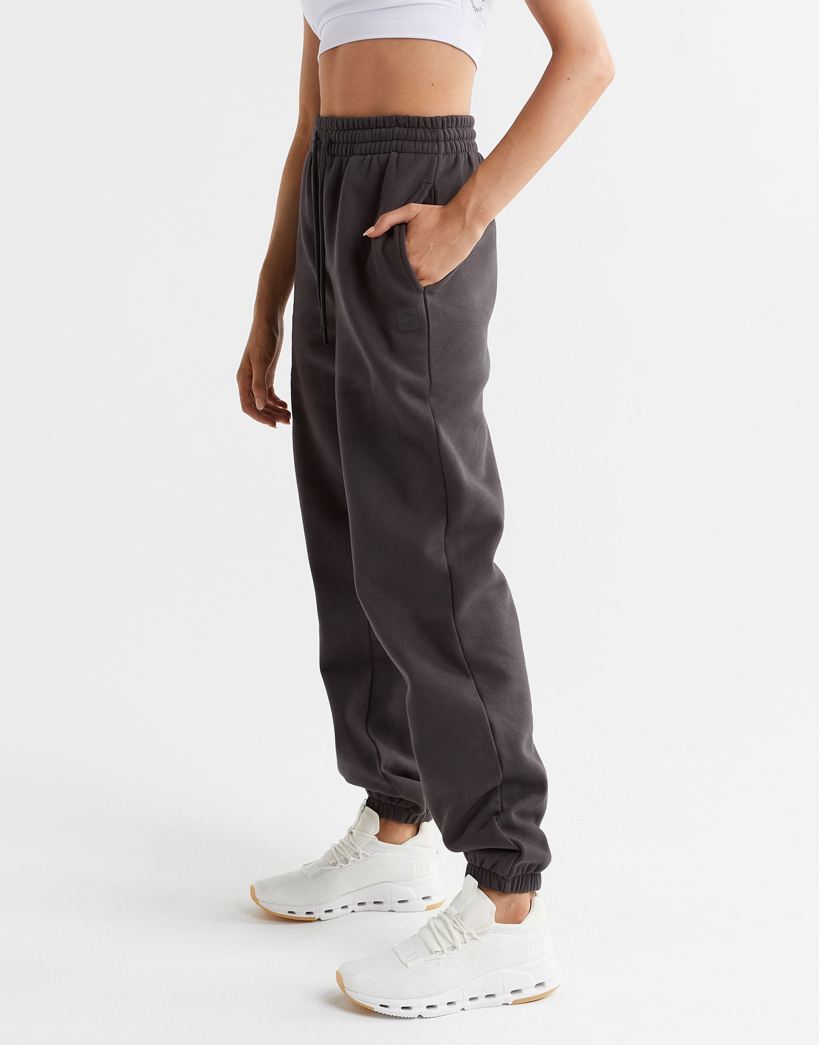 Lilybod-Lucy-Oversized-Fleece-Track-Pant-Coal-Gray-LL89-CLG-3-New.jpeg