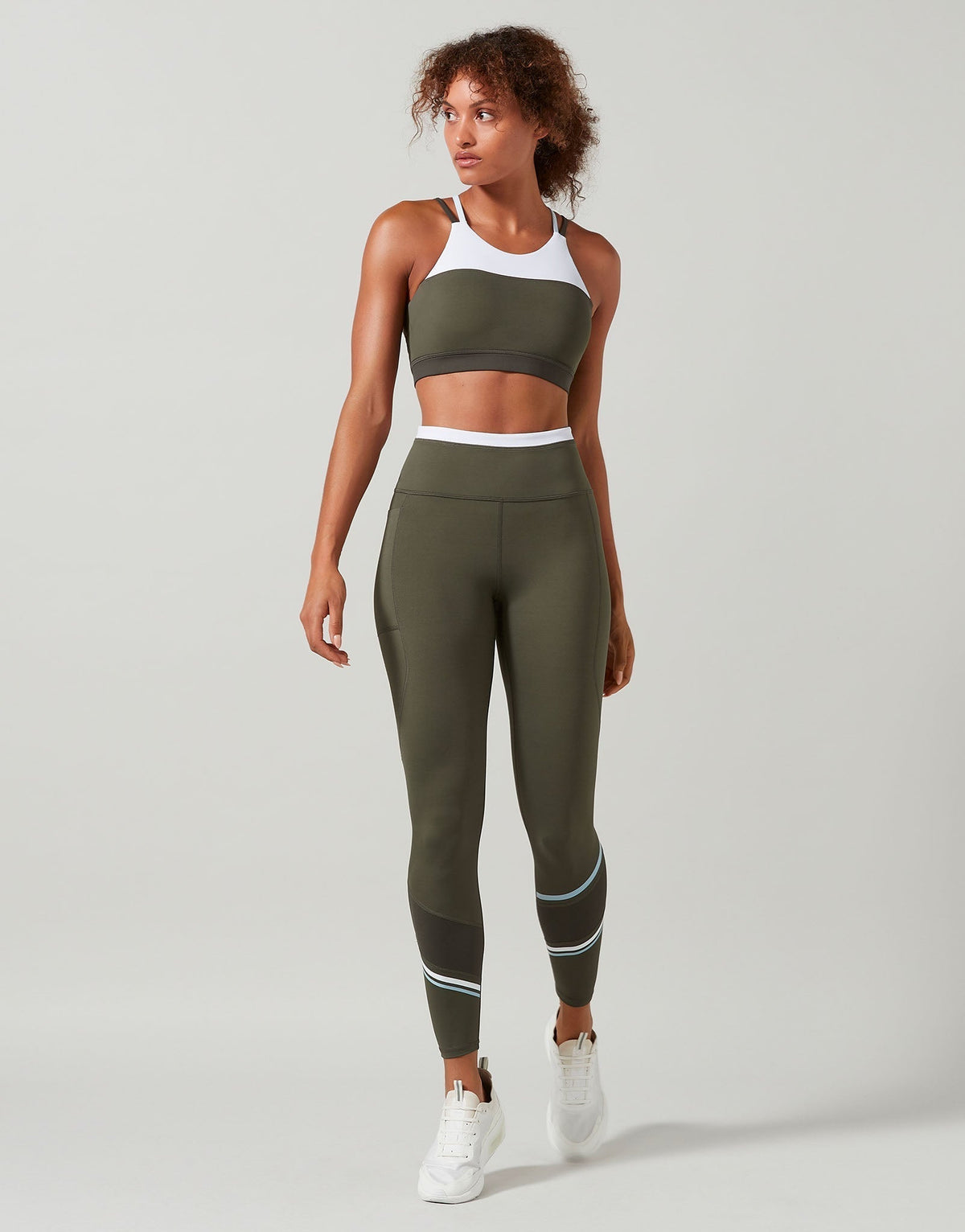 Lilybod-Nile-XR-Tarmac-White-Blue-LL79-MWU-1_e501bfb0-96e3-4400-bd96-1c135d0367ab.jpg