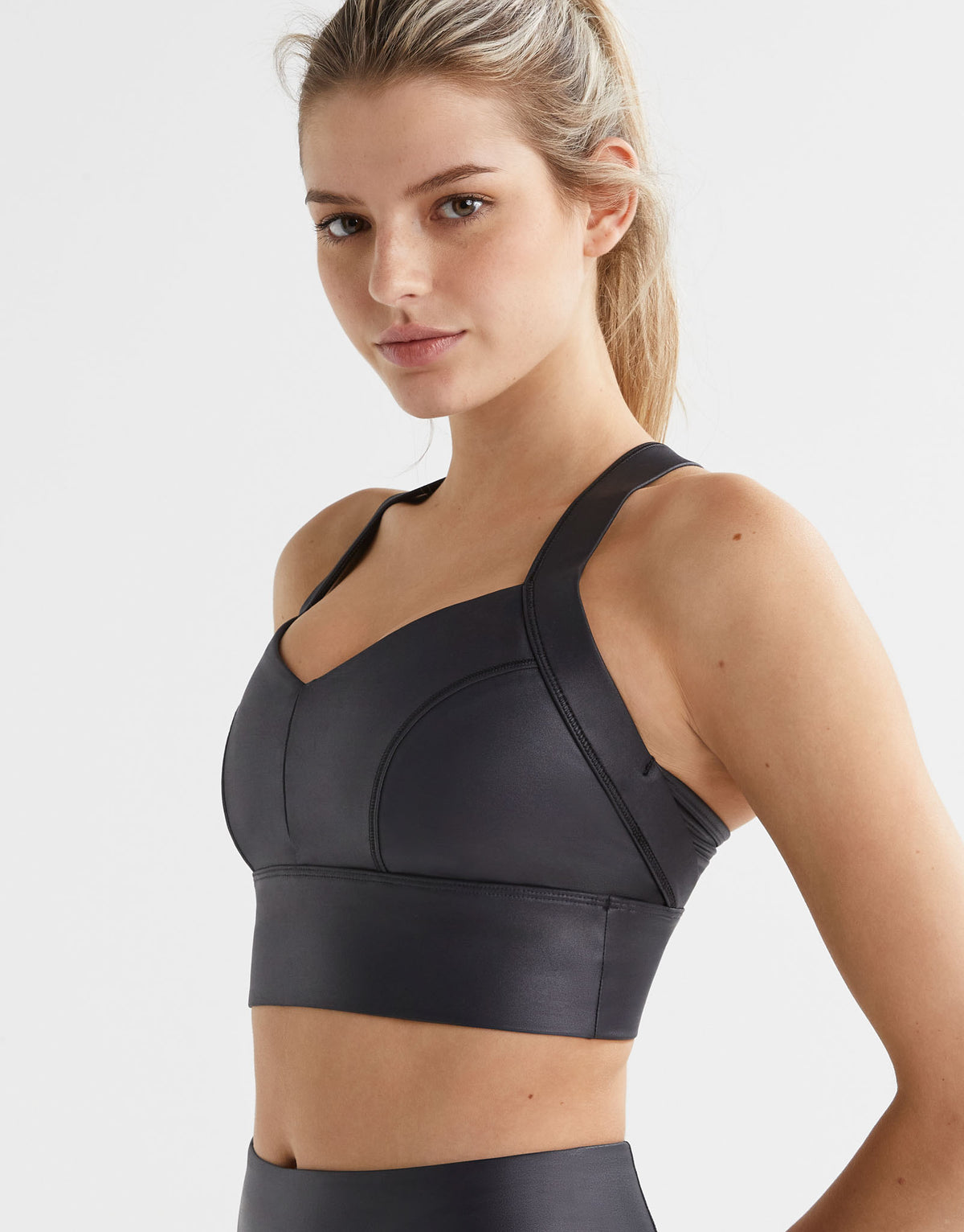 Lilybod-Shadow-Sports-Bra-High-Shine-Black-LC65-BHS-3-NEW.jpeg