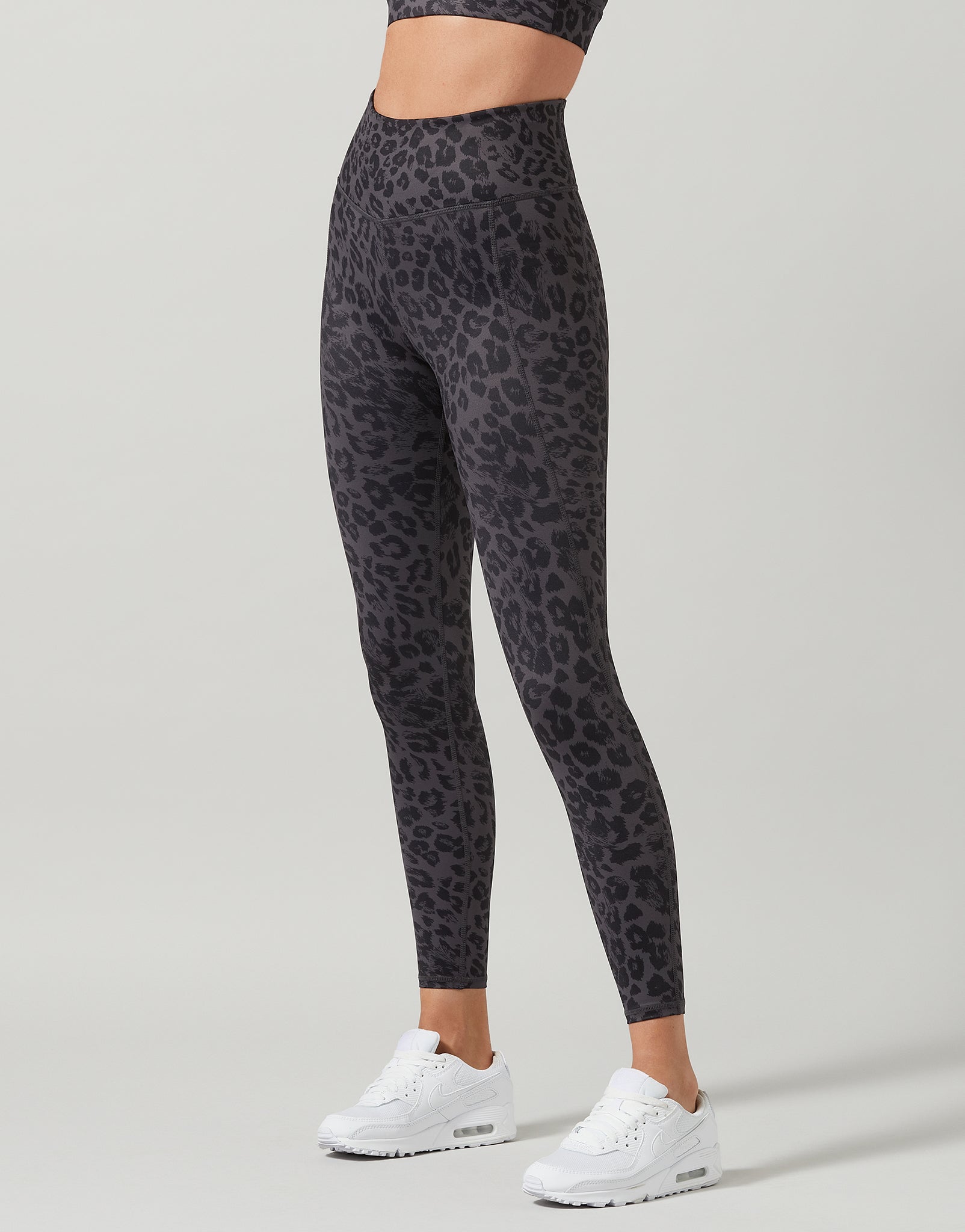 Lilybod-Sophia-Obsidian-Gray-Leopard-LL81-OB-2_1f4b523a-dcf8-4a8d-b445-2746bd9cfc41.jpg