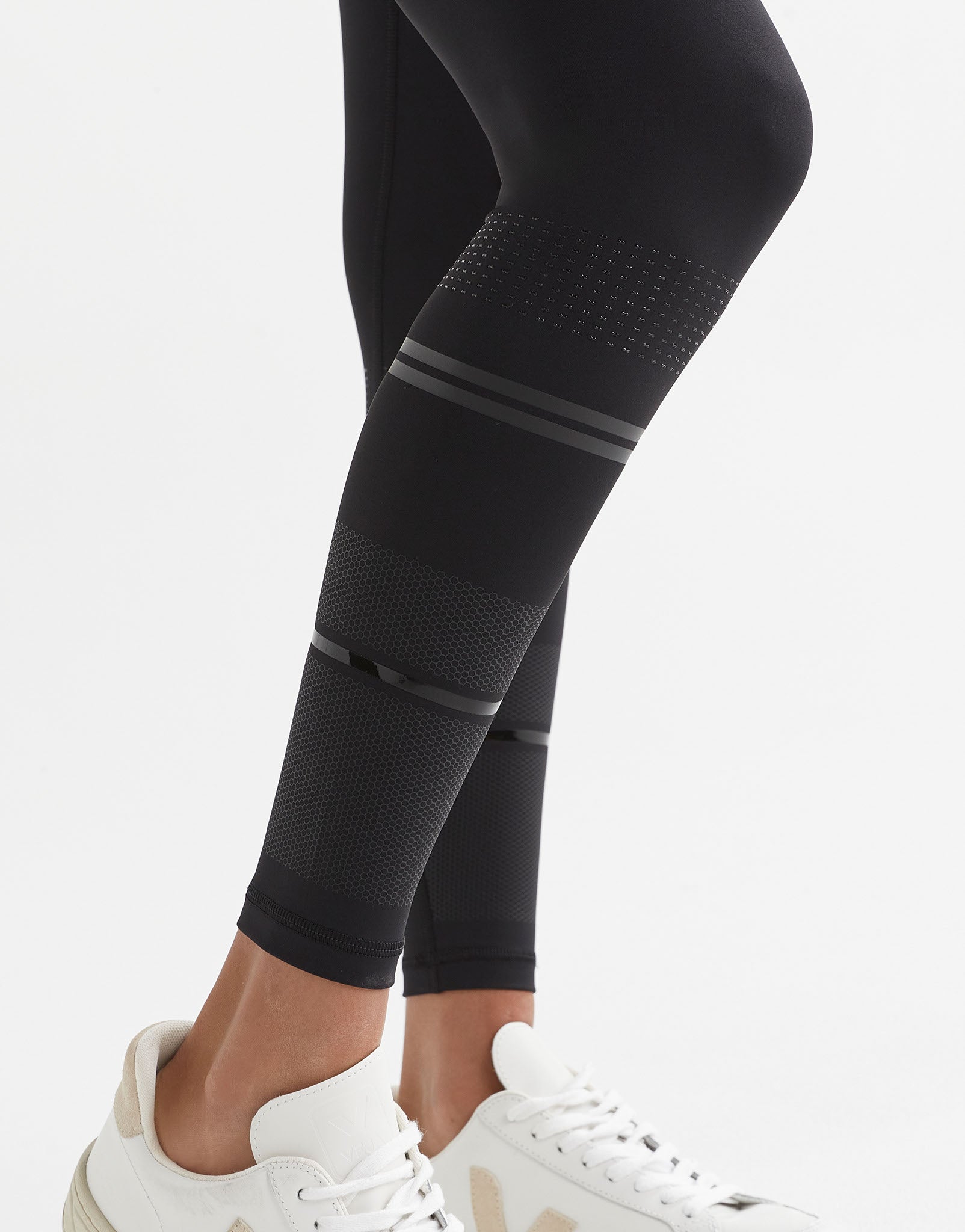 Lilybod-Zahlee-Full-Length-Legging-Black-LBL87-C21-BL-7.jpeg