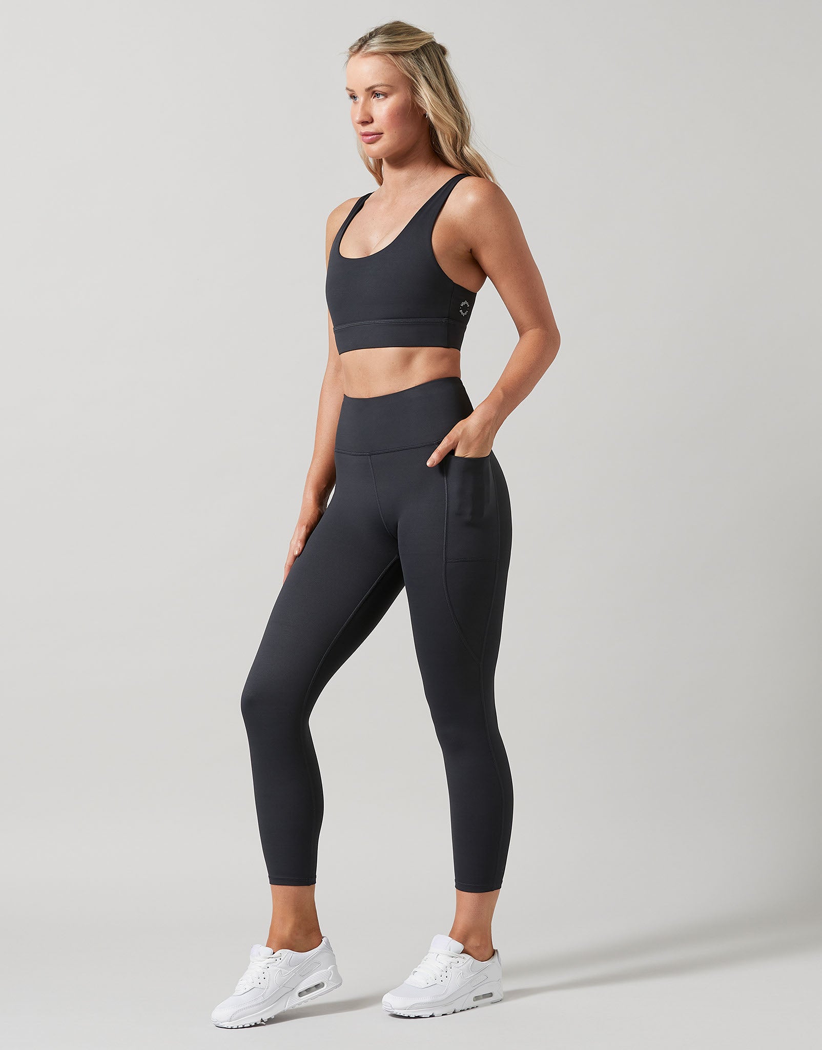 Lilybod-Zoe-Sports-Bra-Coal-LC71-CL-1.jpeg