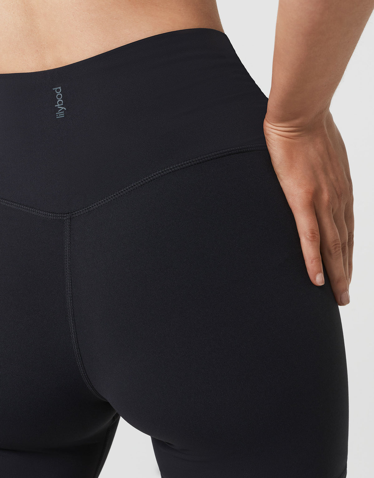 Lilybod_ADDISON_Cloud_Core_Wrap_Short_Black_SS_39_BL_08.jpeg