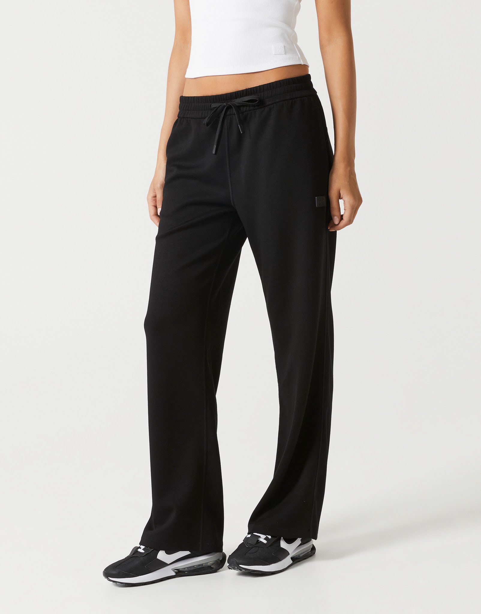 Lilybod_AIMIE_Jogger_Black_LL85W_BL_1.jpeg