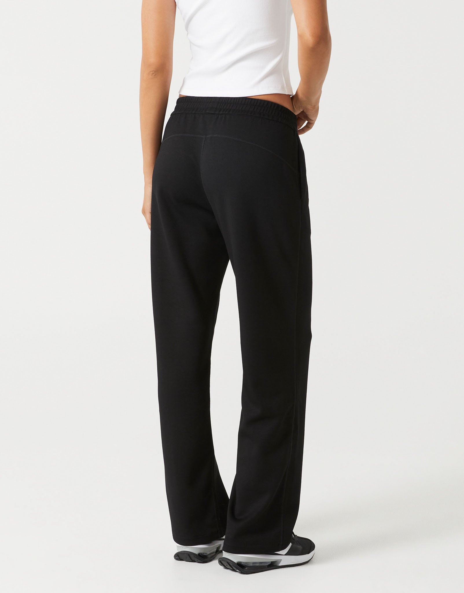 Lilybod_AIMIE_Jogger_Black_LL85W_BL_3.jpeg