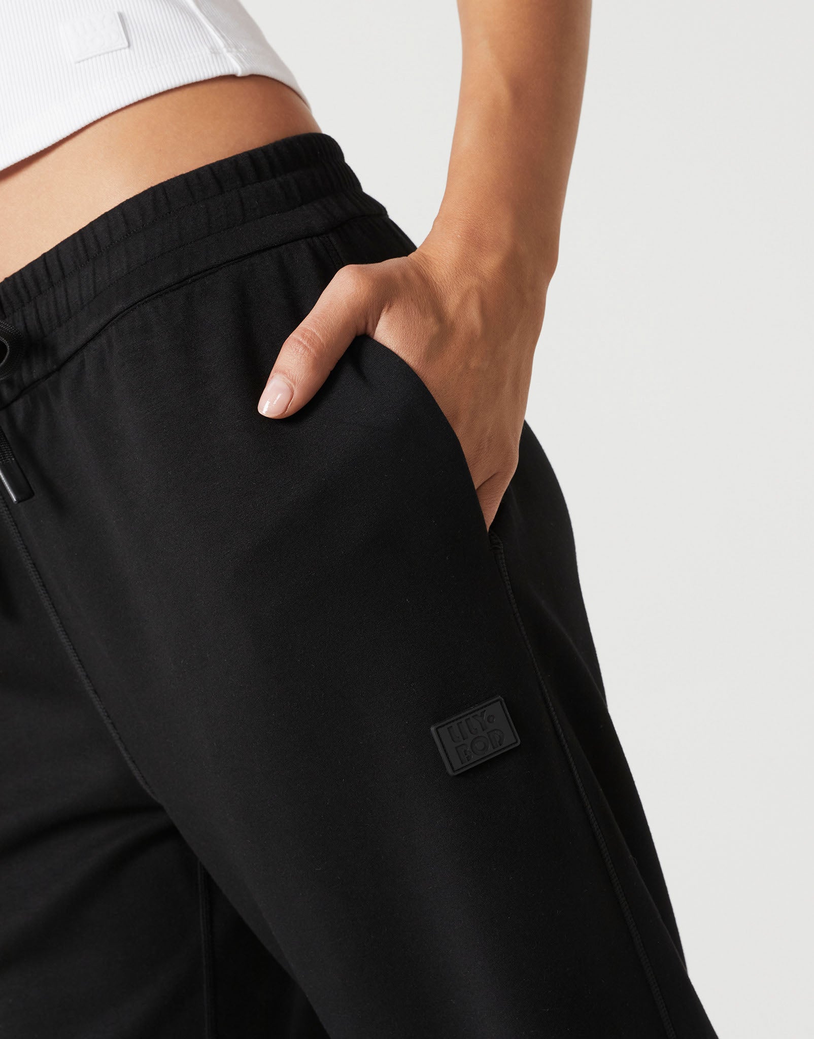 Lilybod_AIMIE_Jogger_Black_LL85W_BL_5.jpeg