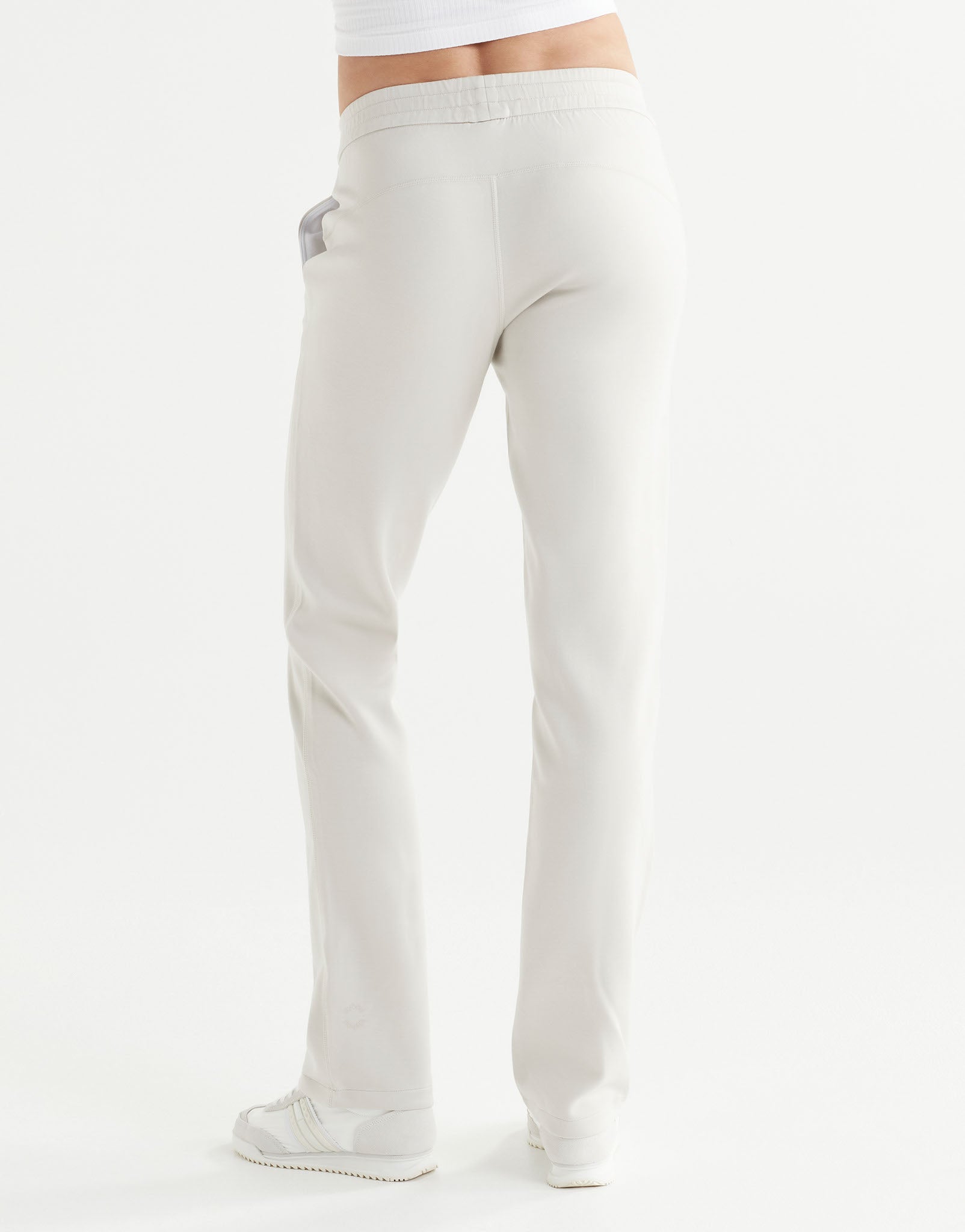 Lilybod_AIMIE_Relaxed_Fit_Jogger_Sand_LL85W_CT_05_new.jpeg