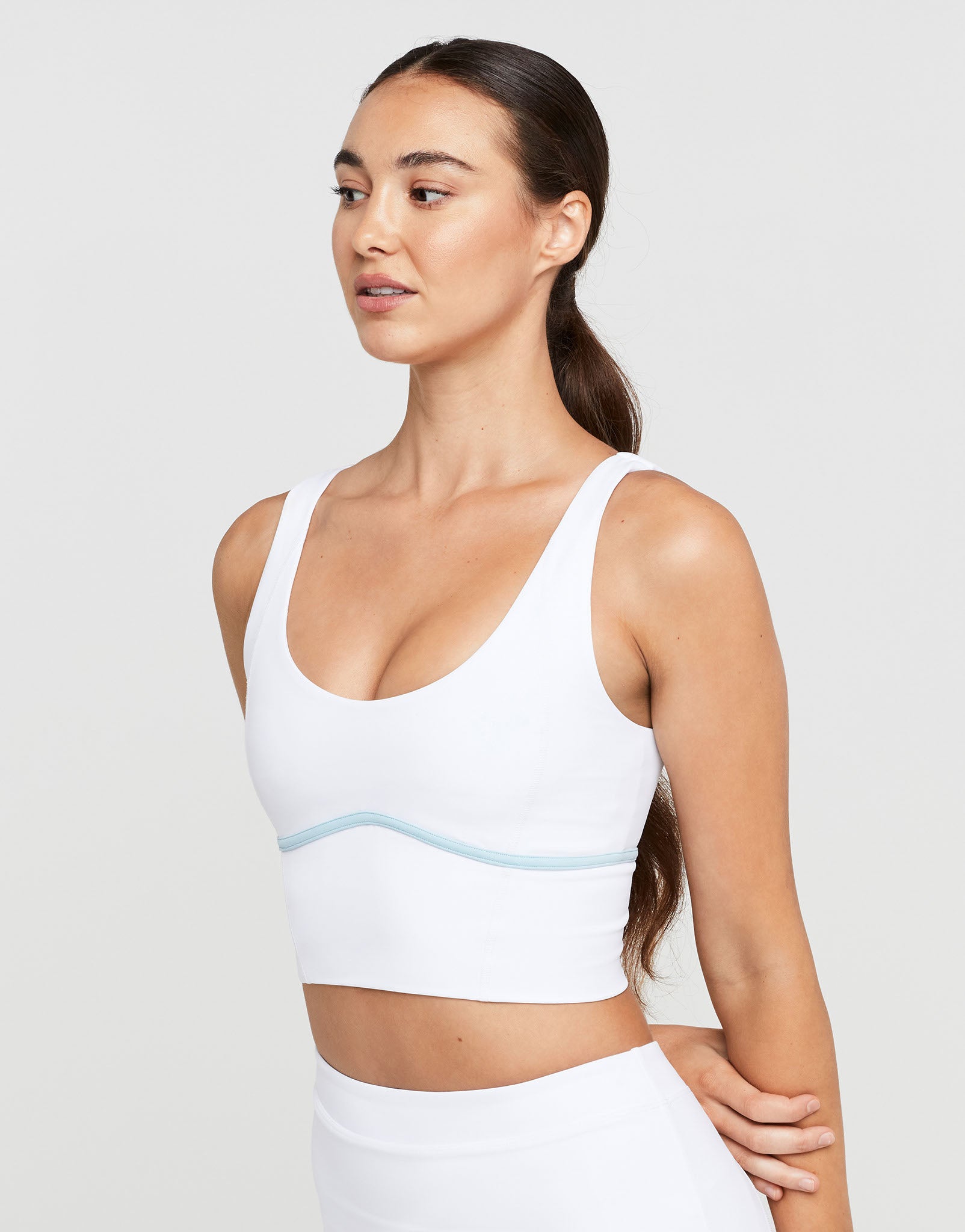 Lilybod_AVA_Sports_Bra_White_Light_Blue_LC72_WT_04.jpeg