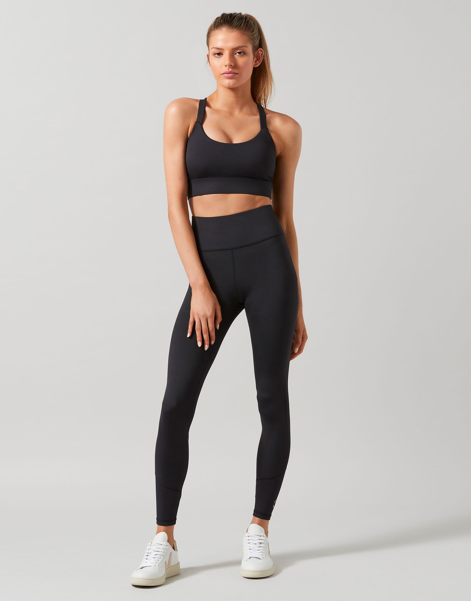 Lilybod_BASELINE_Sports_Bra_Black_LC50_B_1.jpeg