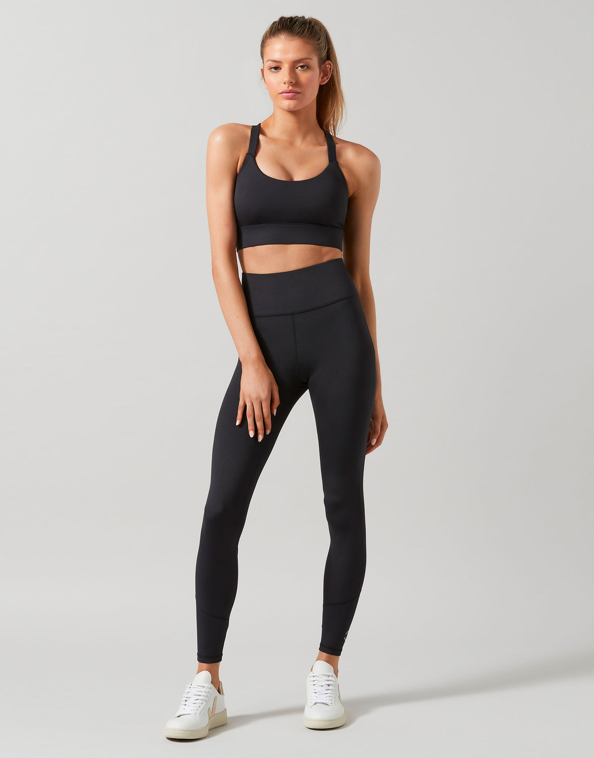 Lilybod_BASELINE_Sports_Bra_Black_LC50_B_1.jpeg