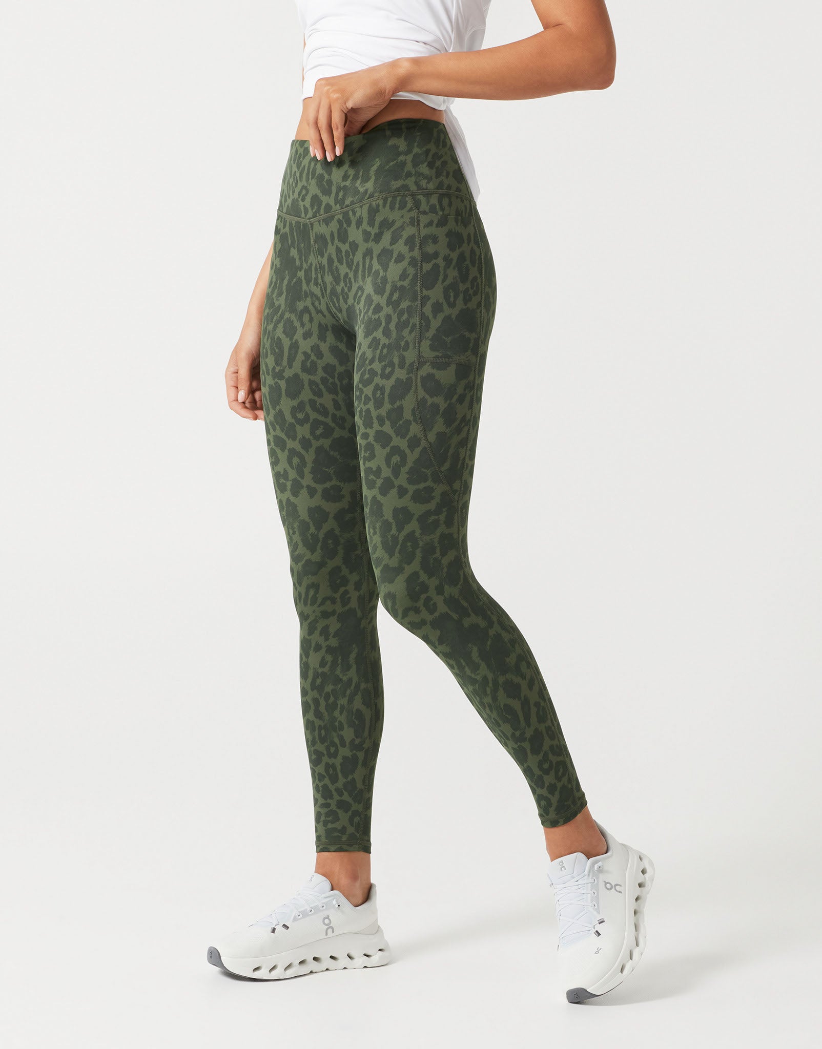 Lilybod_BECCA_Legging_Green_Leopard_LL131_GNLP.jpeg