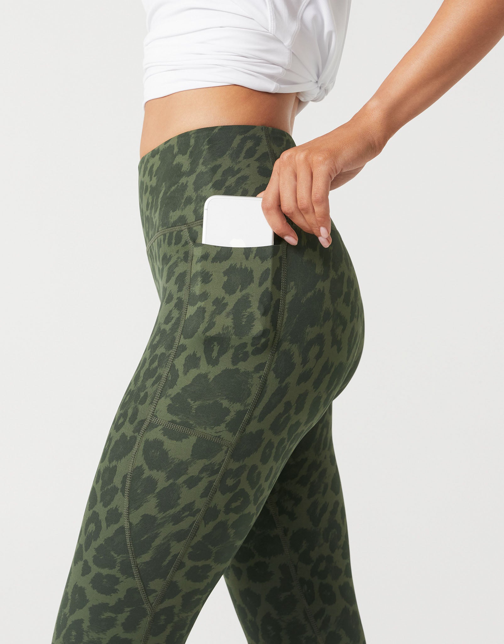 Lilybod_BECCA_Legging_Green_Leopard_LL131_GNLP_3.jpeg