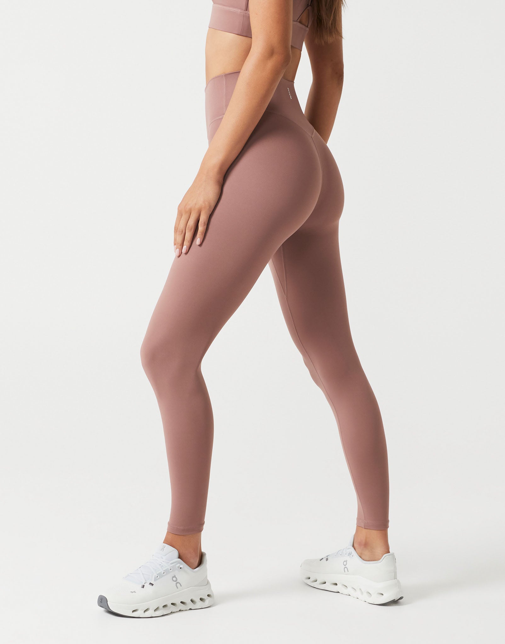 Lilybod_CHLOE_Cloud_Core_Leggings_Clay_SL_01_CLY_1.jpeg