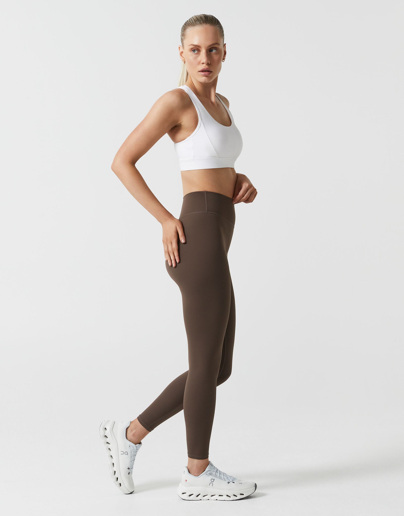 Lilybod_CHLOE_Cloud_Core_Leggings_Coffee_SL_01_CF_02.jpeg