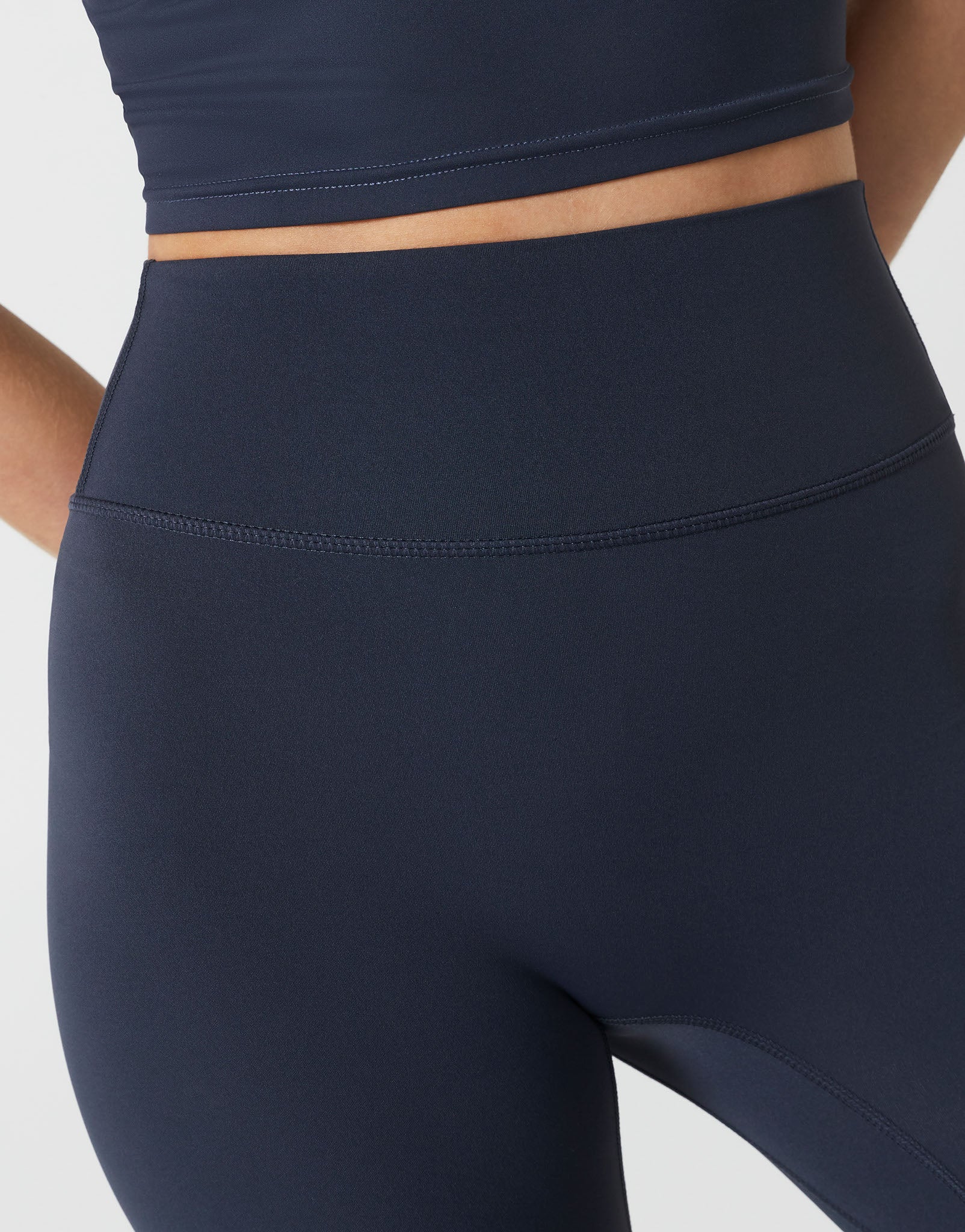 Lilybod_CHLOE_Cloud_Core_Leggings_Navy_Blue_SL_01_NB_06_n_n2.jpeg