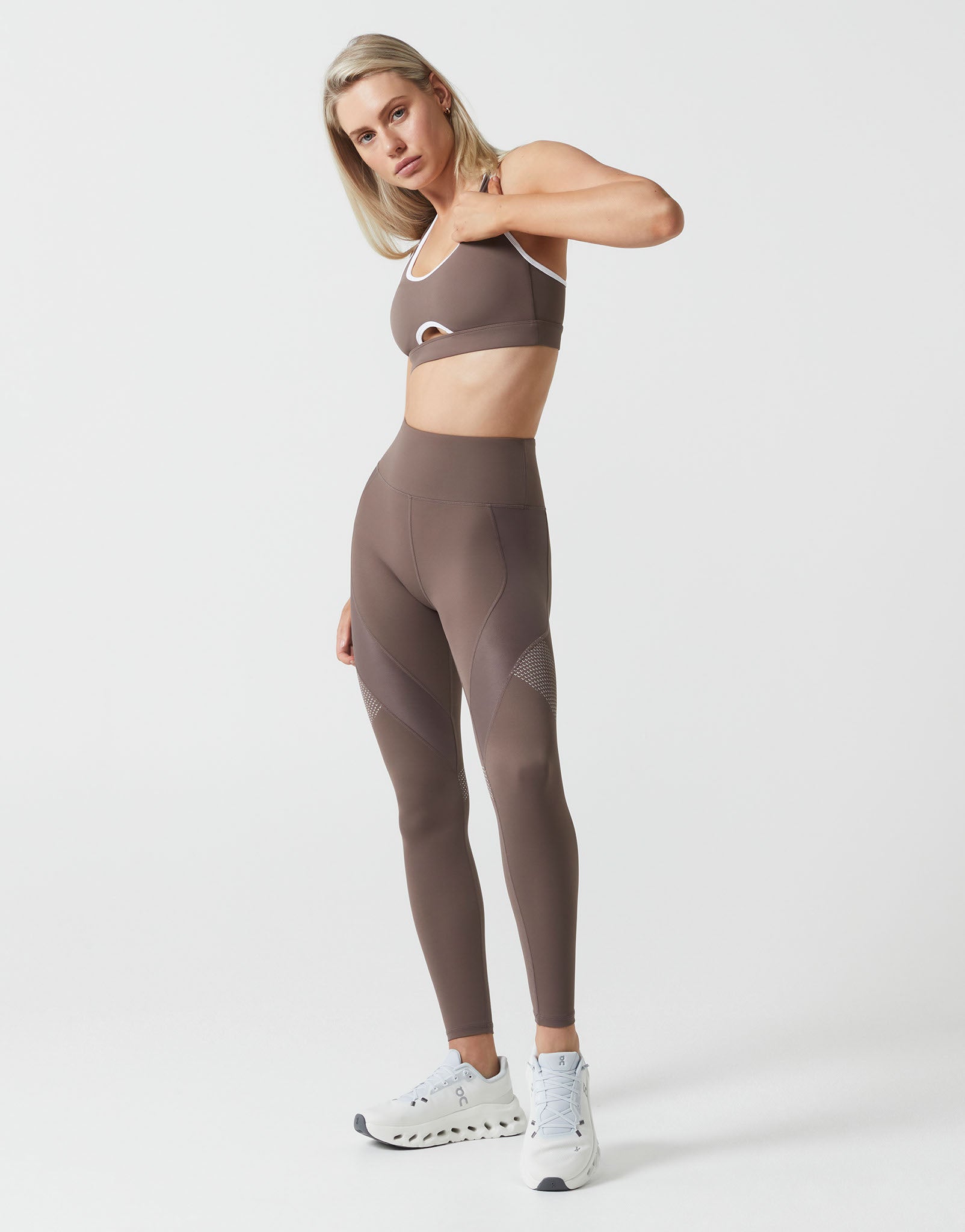 Lilybod_CLARE_Sports_Bra_Coffee_LC130_CF_02.jpeg