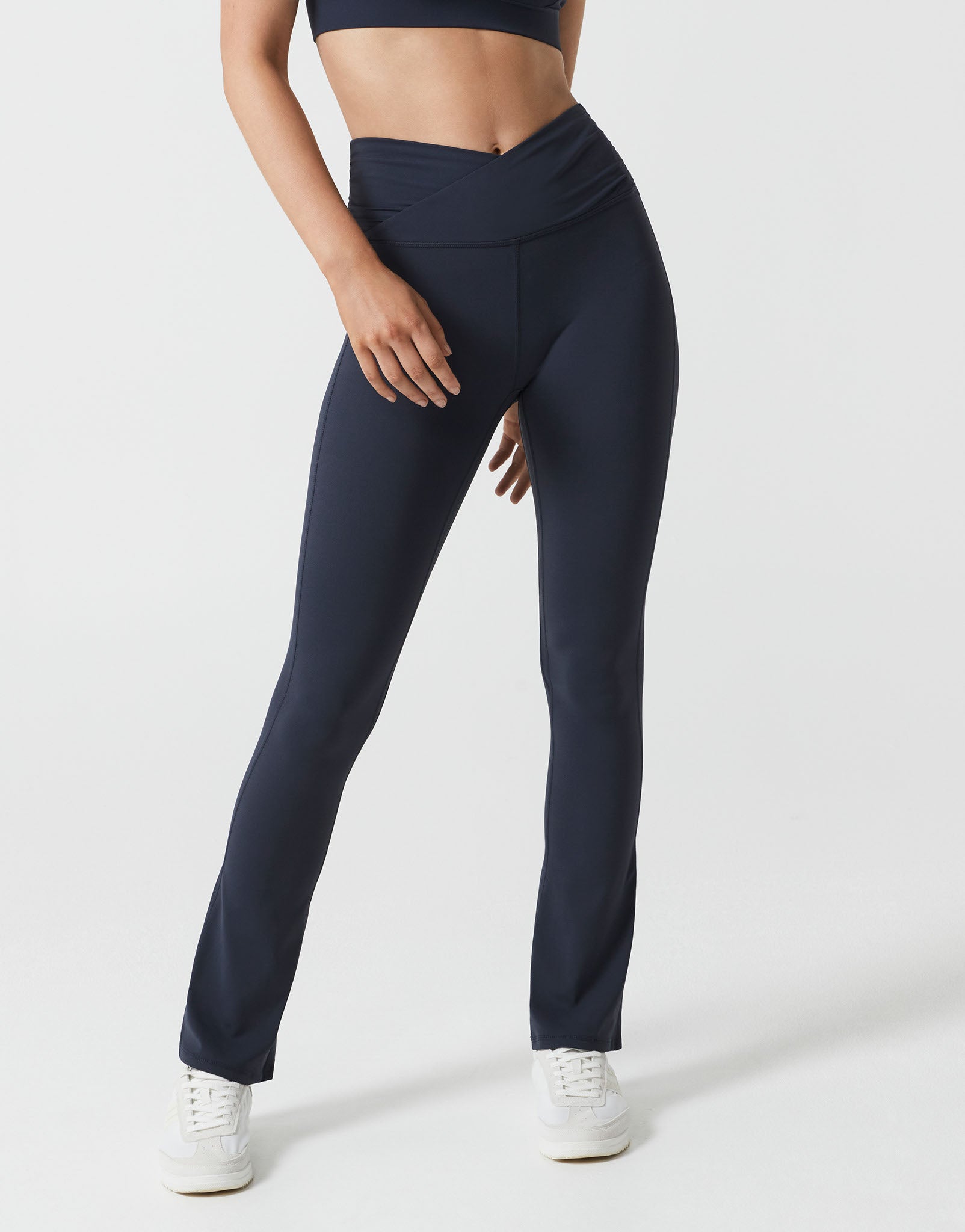 Lilybod_HARLOW_Cloud_Core_Bootleg_Legging_Navy_SL_196_NB_05.jpeg