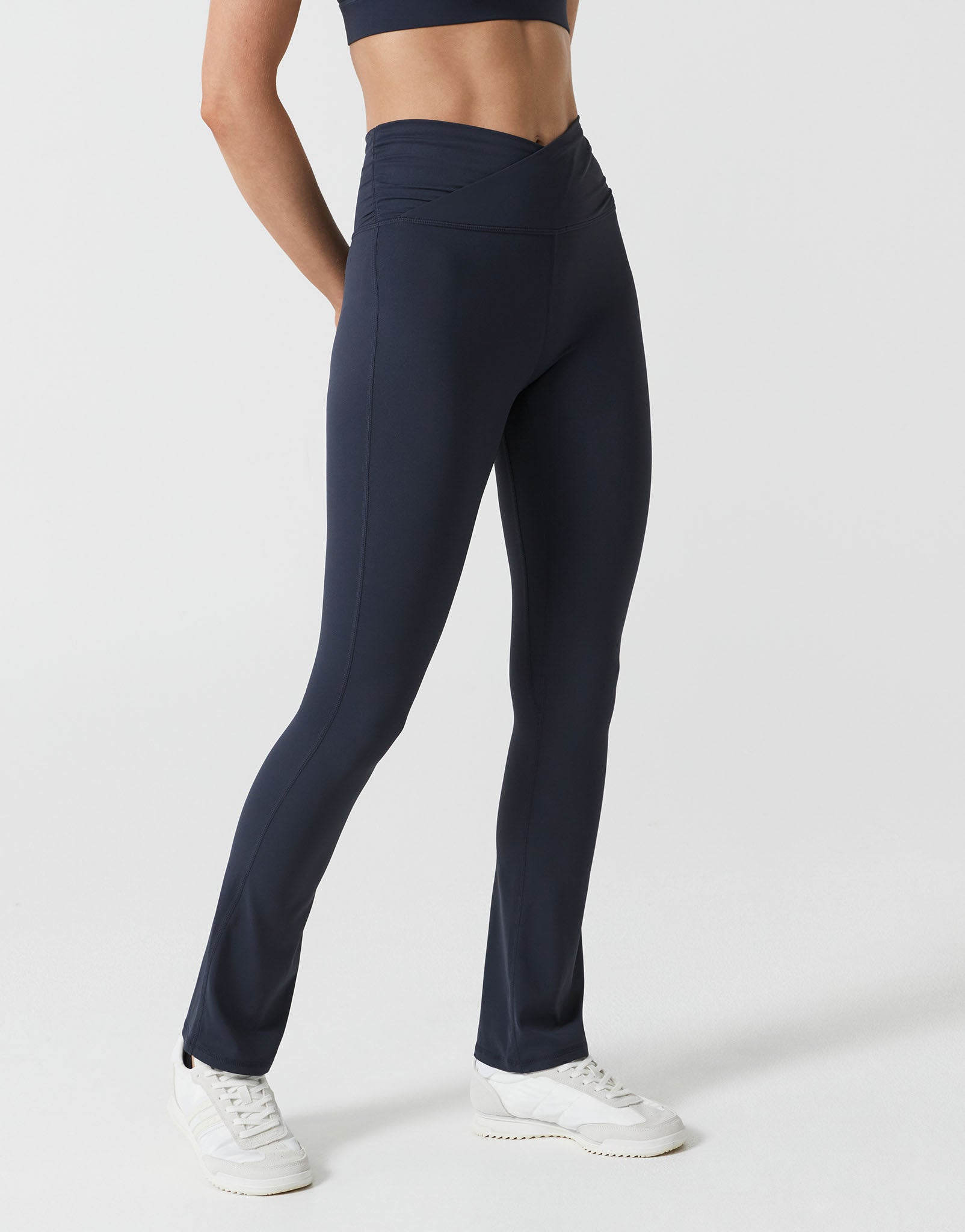 Lilybod_HARLOW_Cloud_Core_Bootleg_Legging_Navy_SL_196_NB_07.jpeg