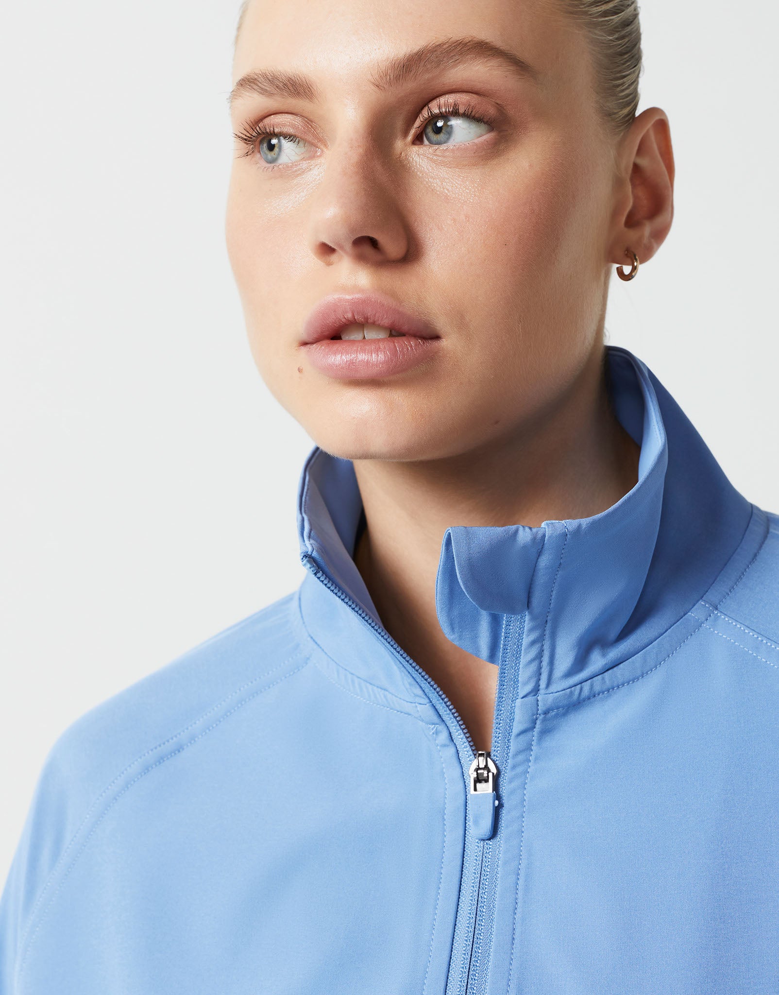 Lilybod_HELENA_Running_Jacket_Azure_Blue_LJ004_AB_04.jpeg