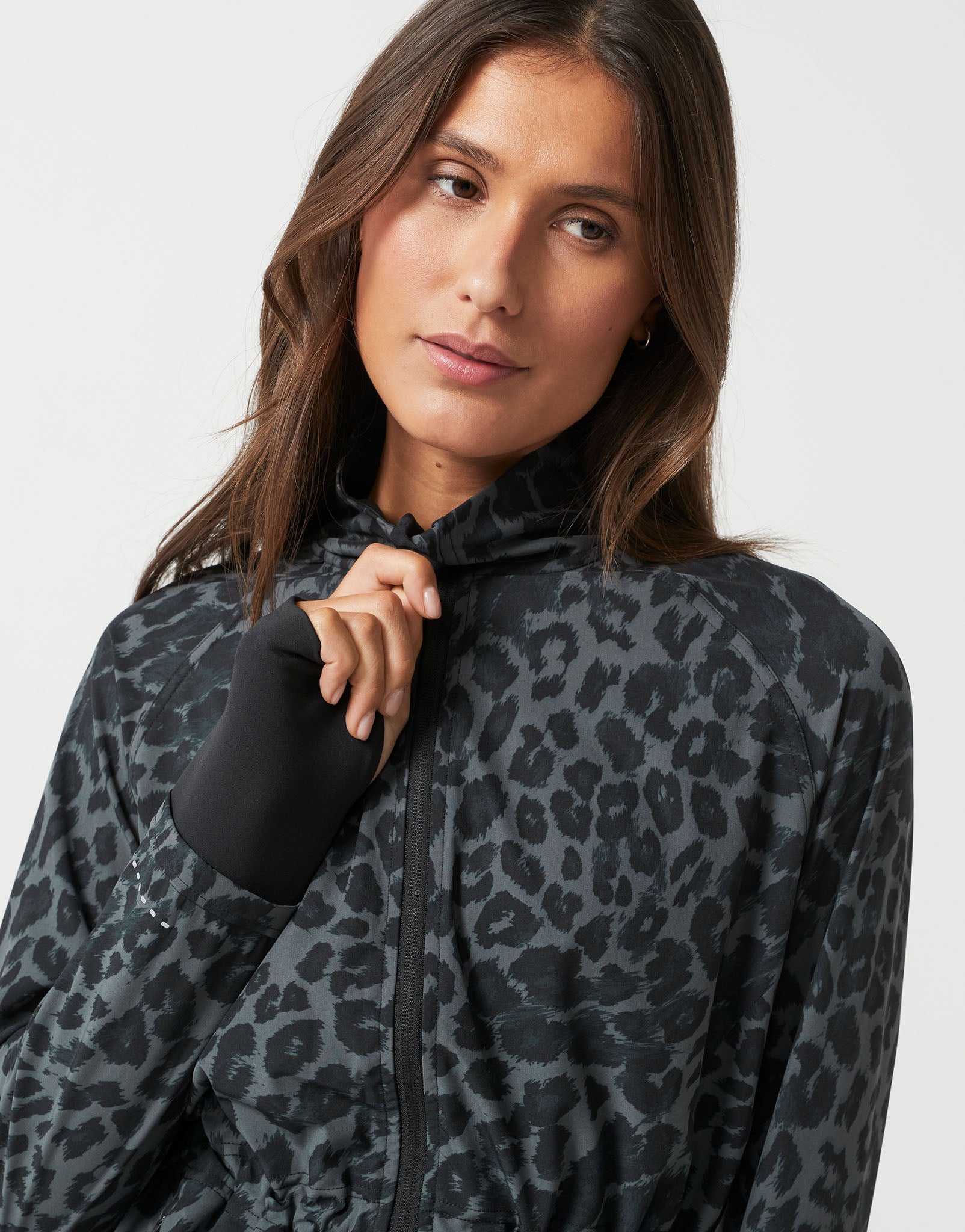 Lilybod_HELENA_Running_Jacket_Black_Leopard_Print_LJ004_BKLP_02.jpeg