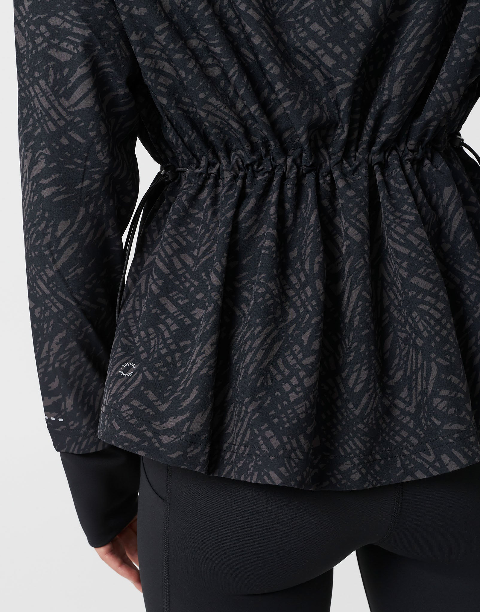 Lilybod_HELENA_Running_Jacket_Leopard_Print_Black_LJ004_BLP_08.jpeg