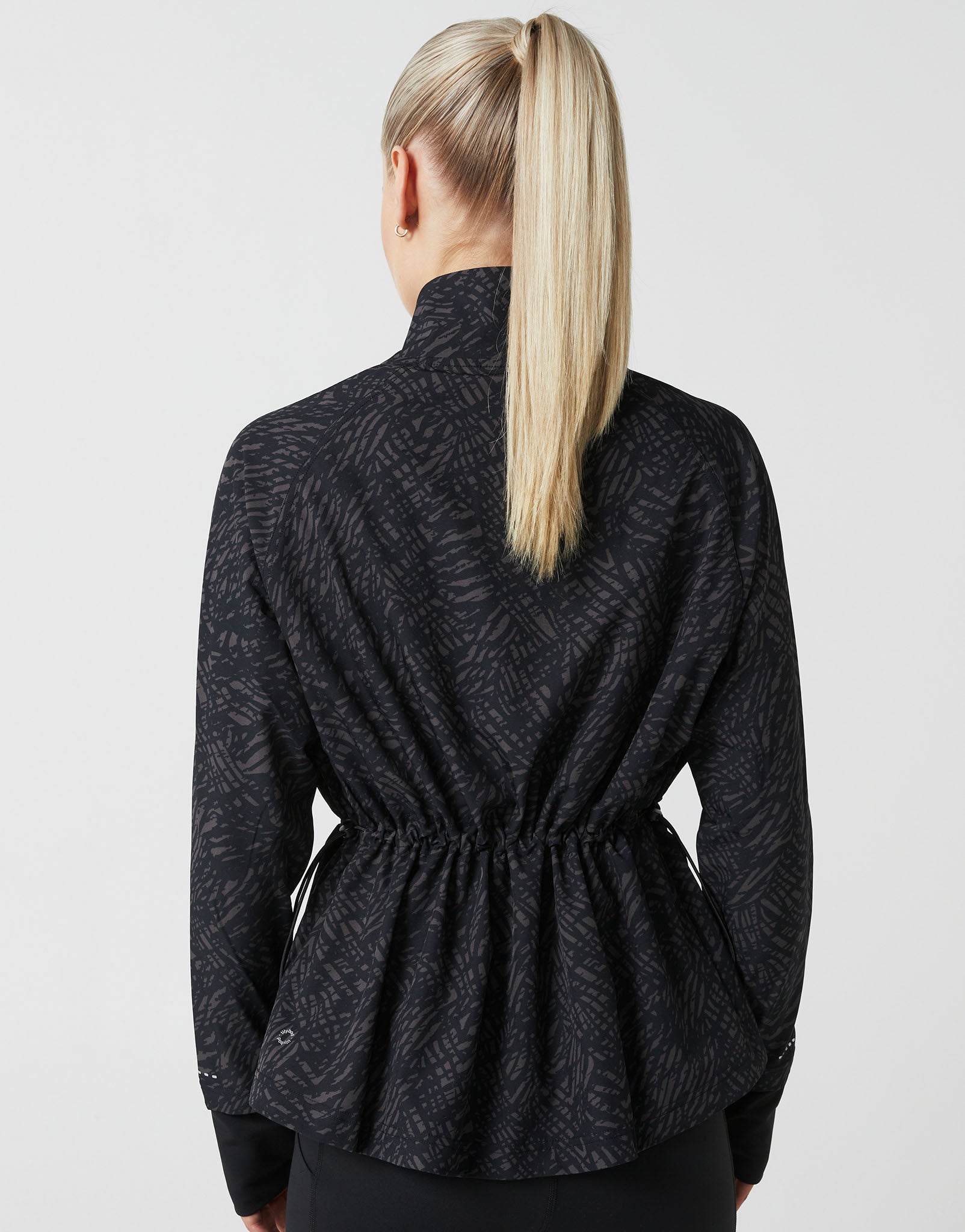 Lilybod_HELENA_Running_Jacket_Leopard_Print_Black_LJ004_BLP_09.jpeg