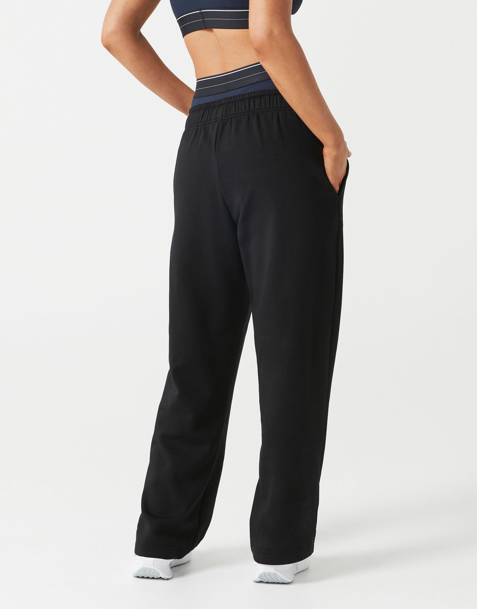 Lilybod_KYOTO_Wide_Leg_Jogger_Black_LL219_BL_04.jpeg