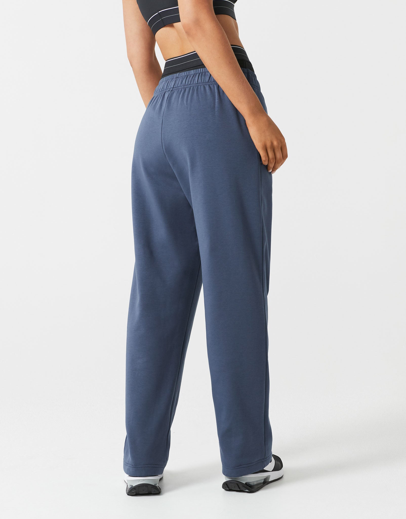Lilybod_KYOTO_Wide_Leg_Jogger_Light_Navy_Blue_LL219_LNB_04.jpeg