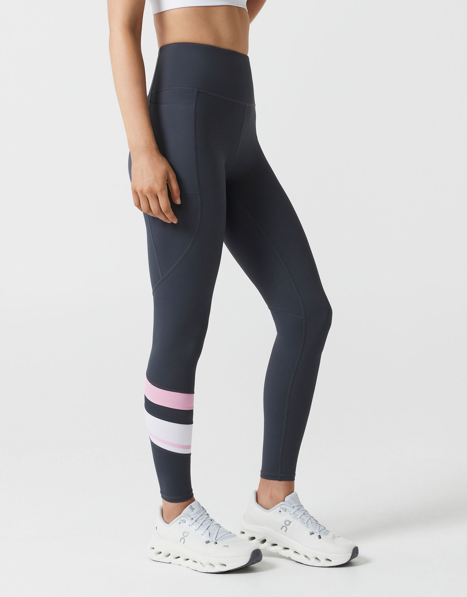 Lilybod_LIMITLESS_Legging_Charcoal_with_White_Pink_LL139_6GP_04.jpeg