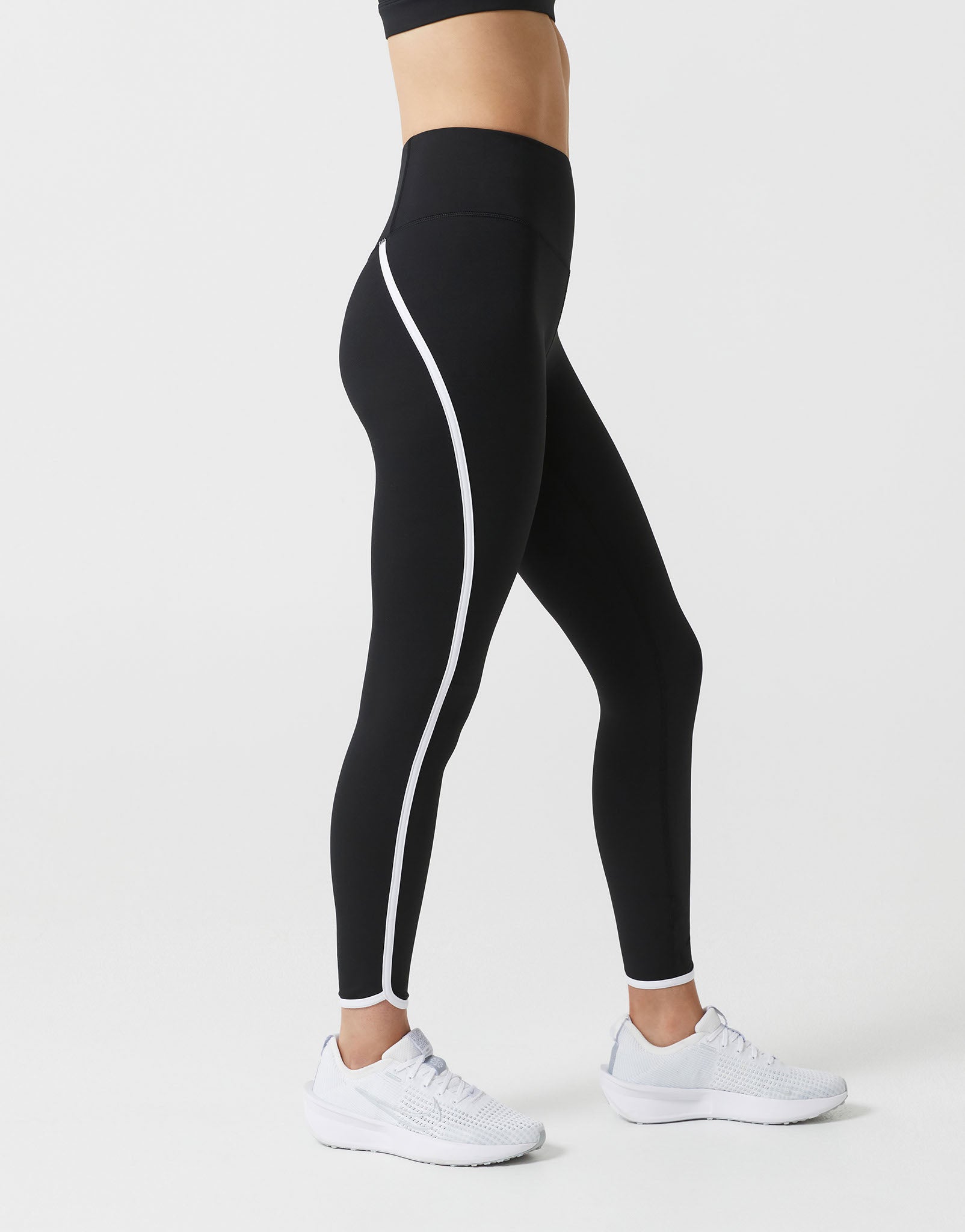 Lilybod_MADISON_Stripe_Legging_Black_LL195_BL_04.jpeg