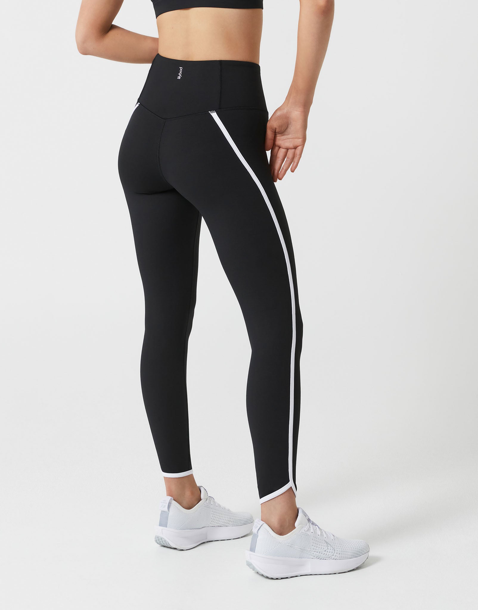 Lilybod_MADISON_Stripe_Legging_Black_LL195_BL_07.jpeg