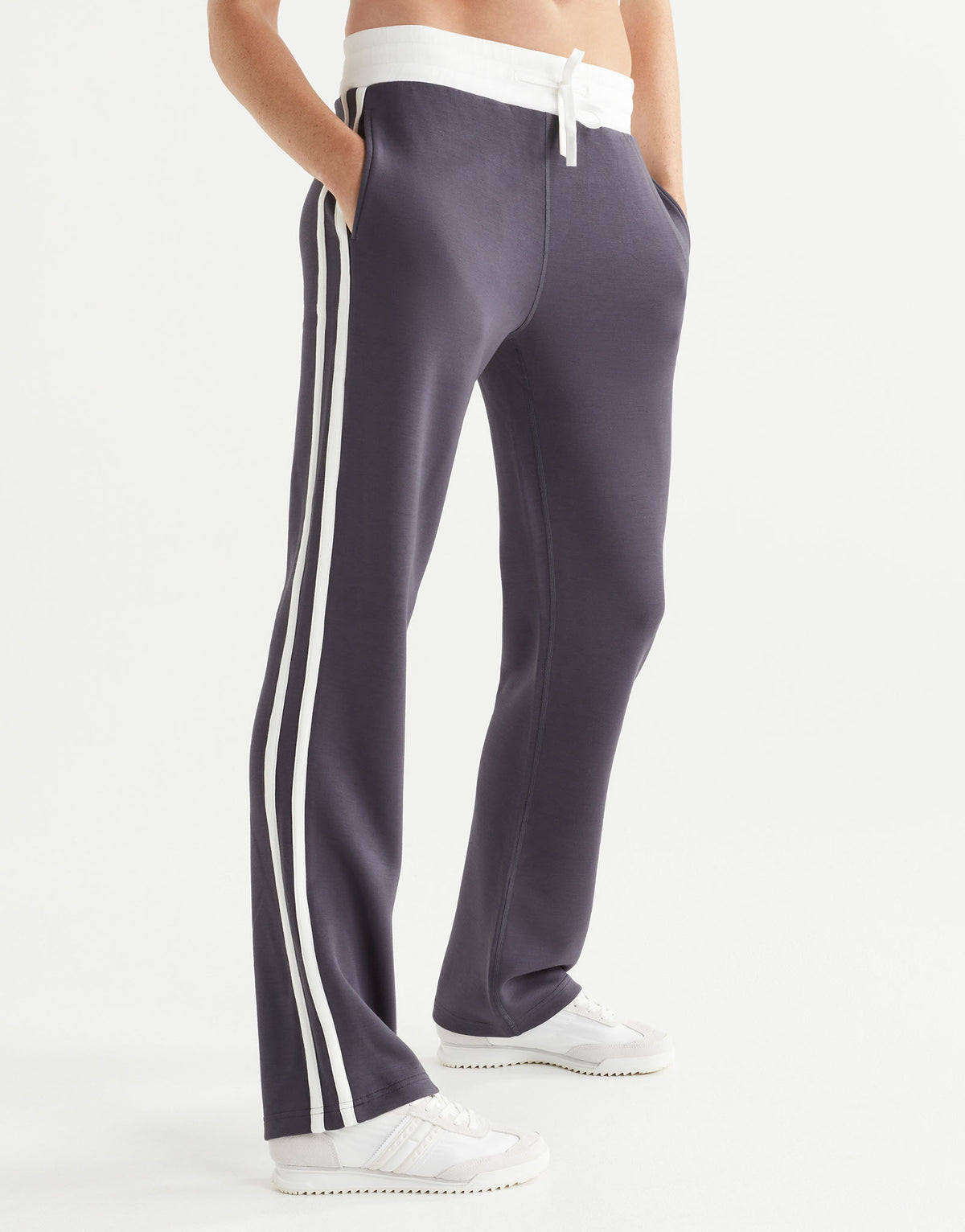 Lilybod_NIKKI_Wide_Leg_Jogger_Charcoal_stripe_LL186_CHW_03.jpeg