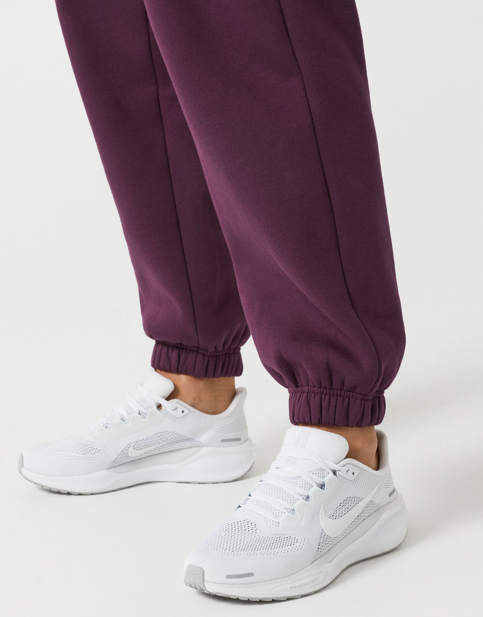 Lilybod_OLIVIA_Loose_Fit_Jogger_Ox_Plum_LL220_OXP_06.jpeg