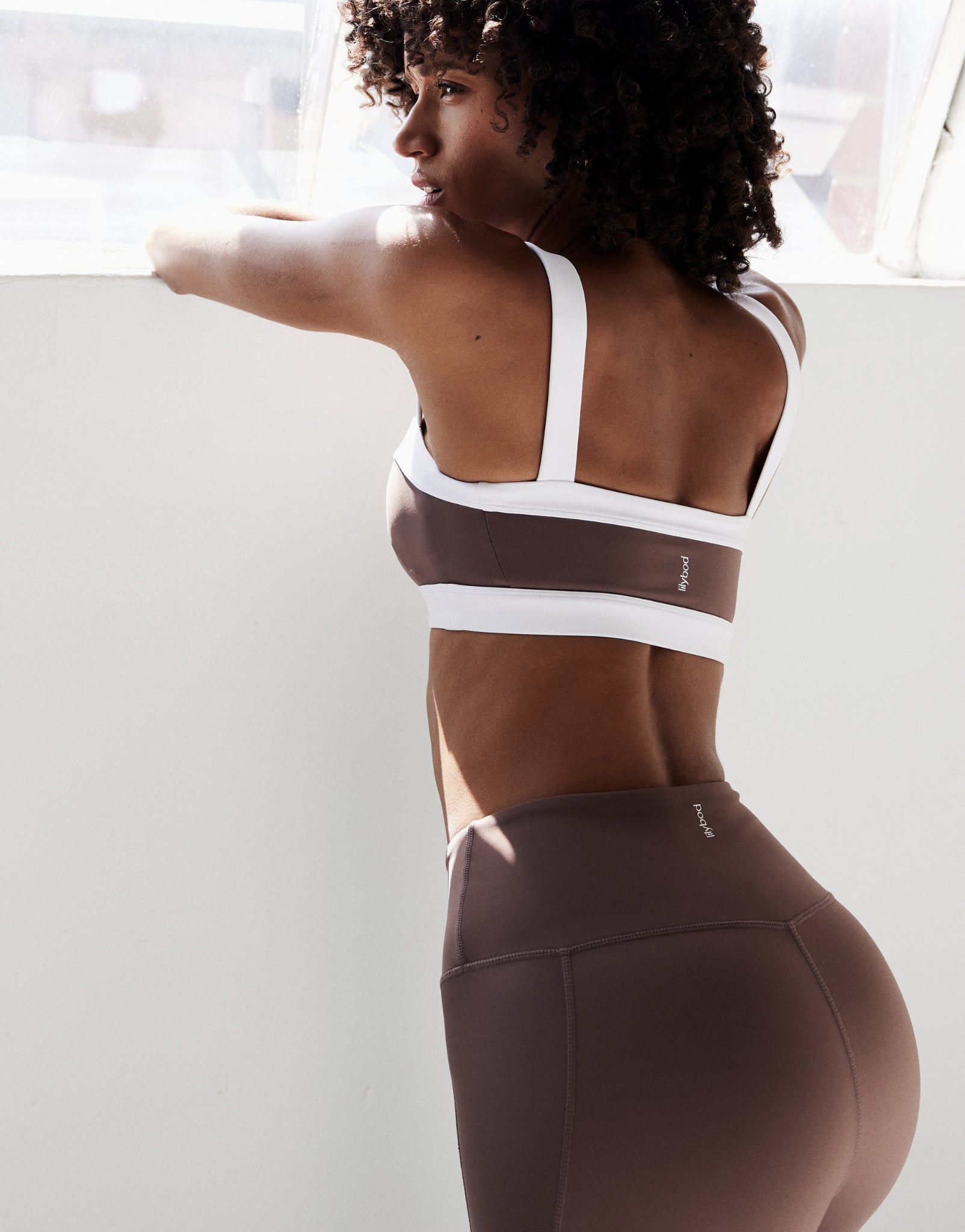 Lilybod_SARA_Sports_Bra_Coffee_LC112_CF_h.jpg