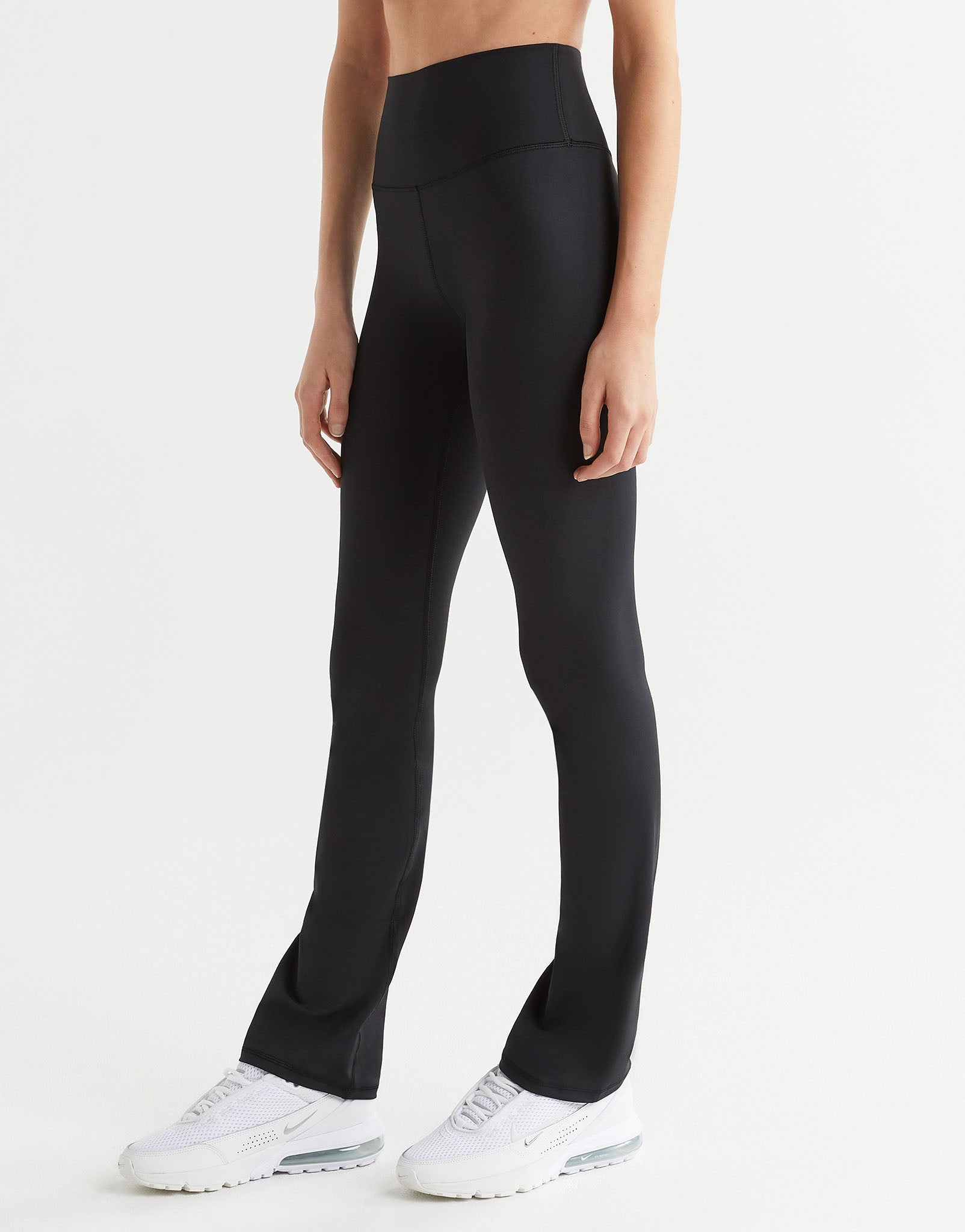 Lilybod_ZARRA_Bootcut_Legging_Fit_Black_LL162_BL.RS_5.jpeg