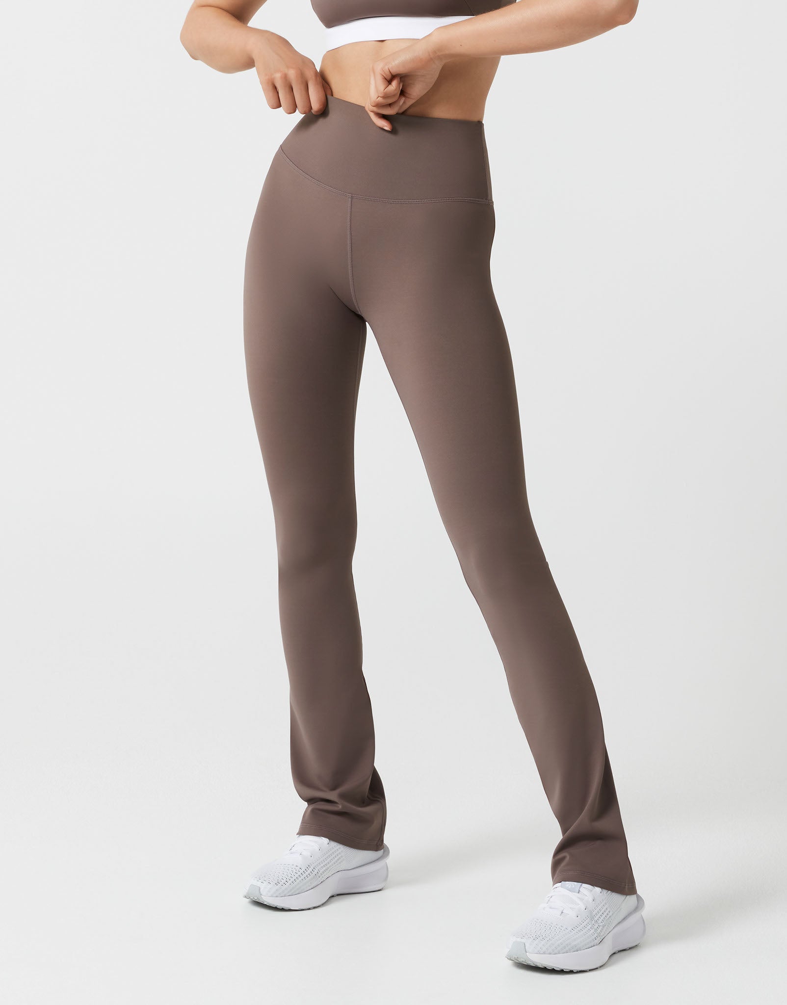 Lilybod_ZARRA_Bootcut_Legging_Fit_Coffee_LL162_CF_02.jpeg