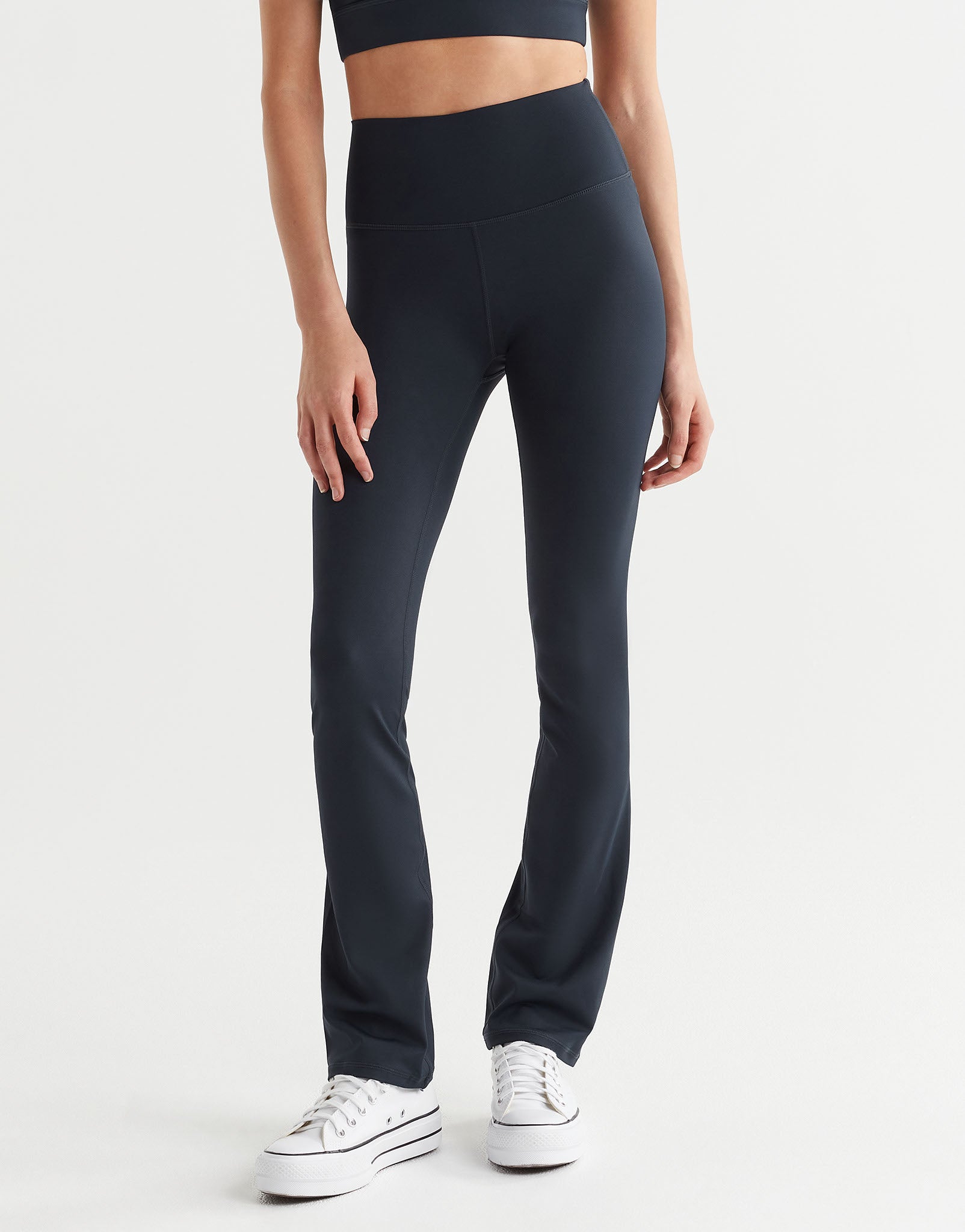 Lilybod_ZARRA_Bootcut_Legging_Fit_Navy_LL162_SC_3.jpeg